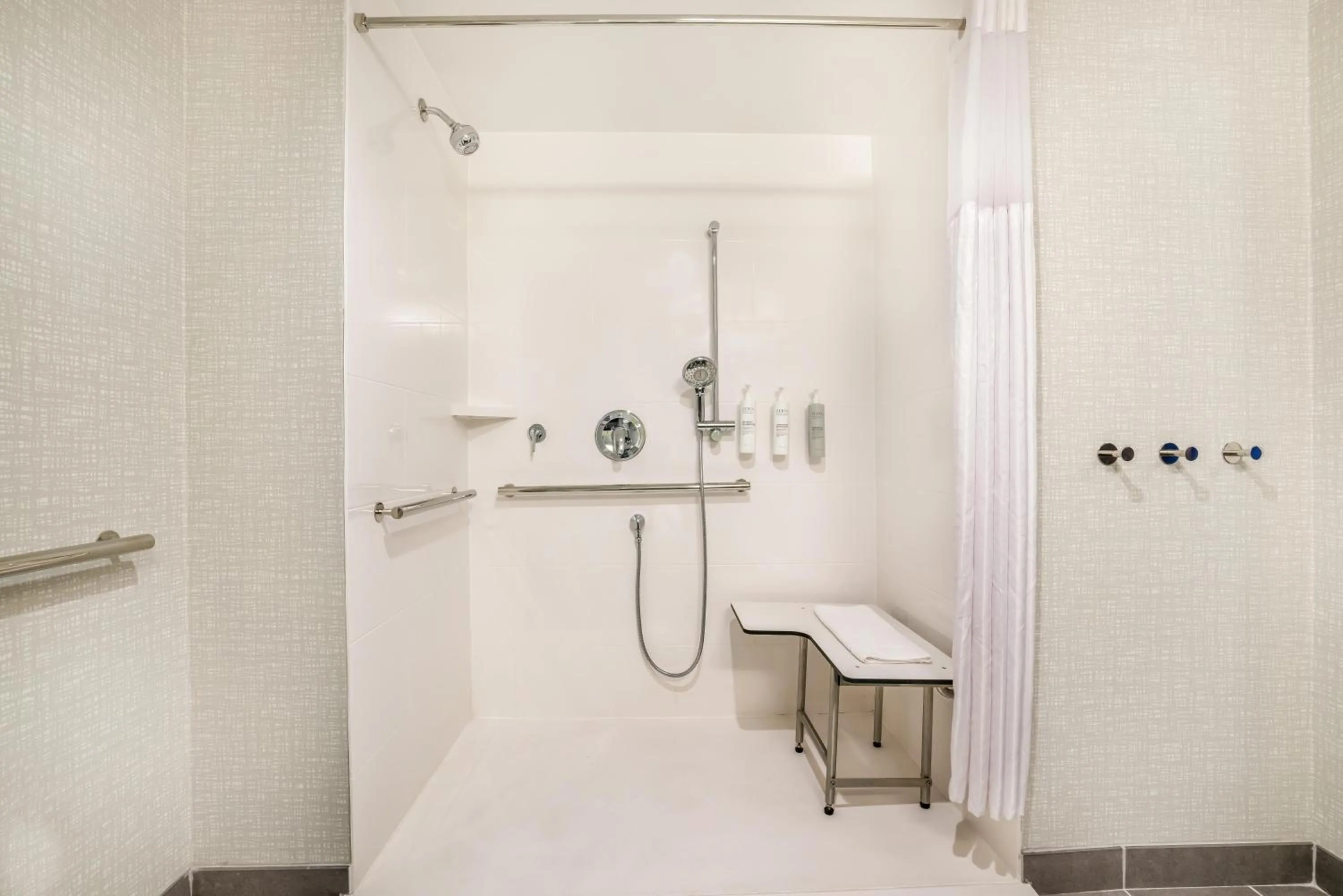 Bathroom in Hampton Inn Fort Myers Downtown