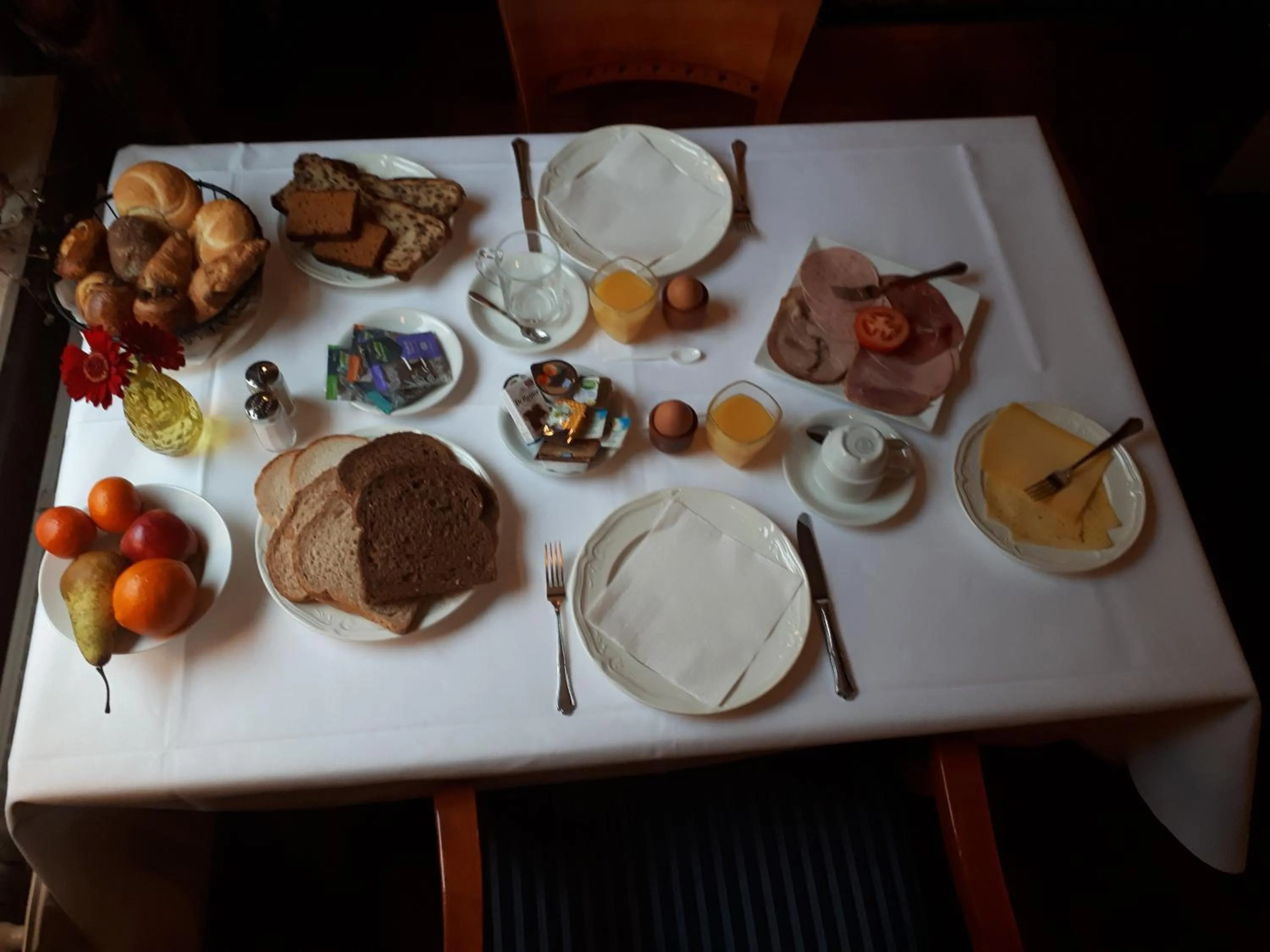 Buffet breakfast in Hotel Hof van Twente