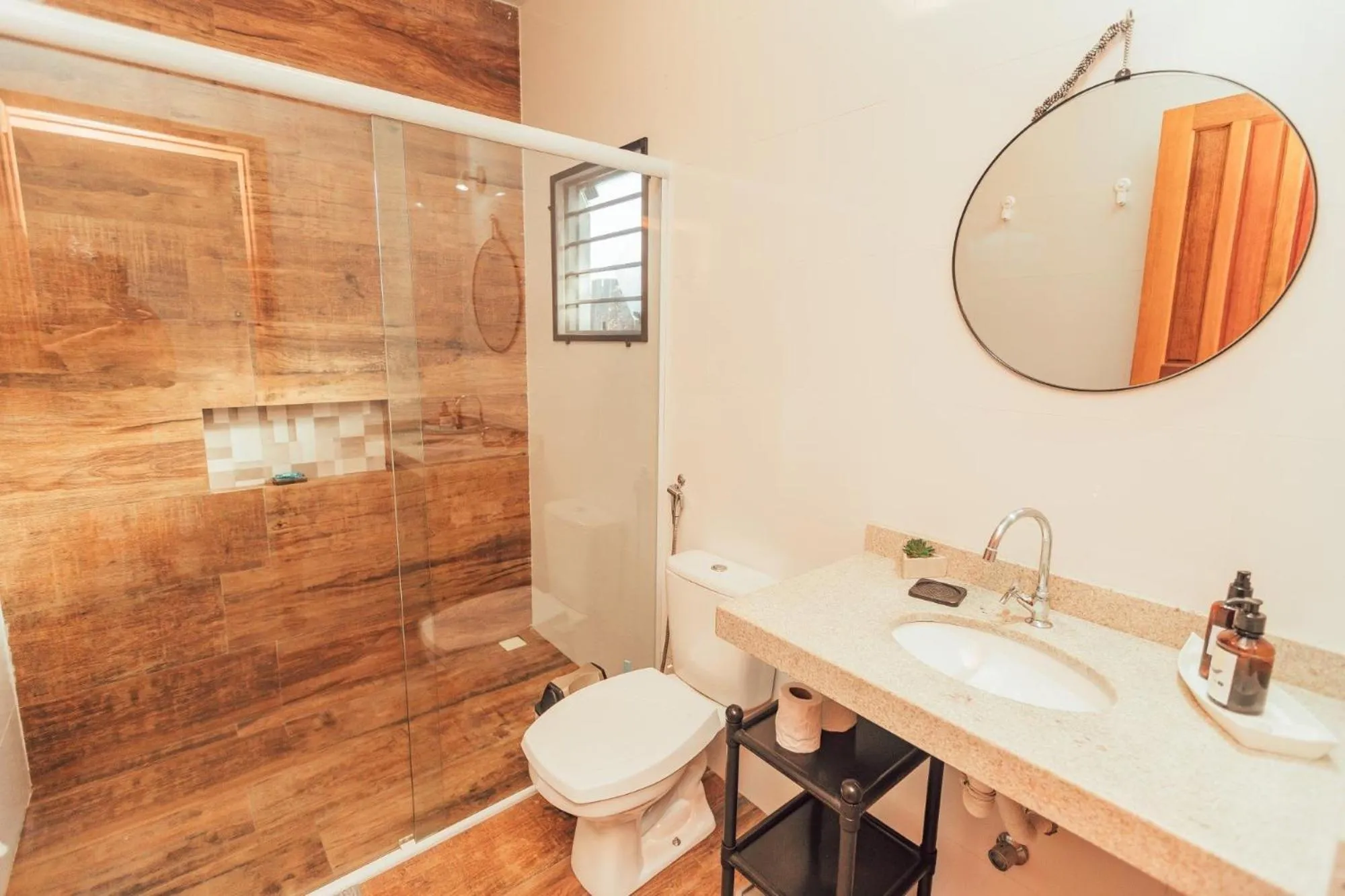 Bathroom in Chalés e Bangalôs Ibiraquera