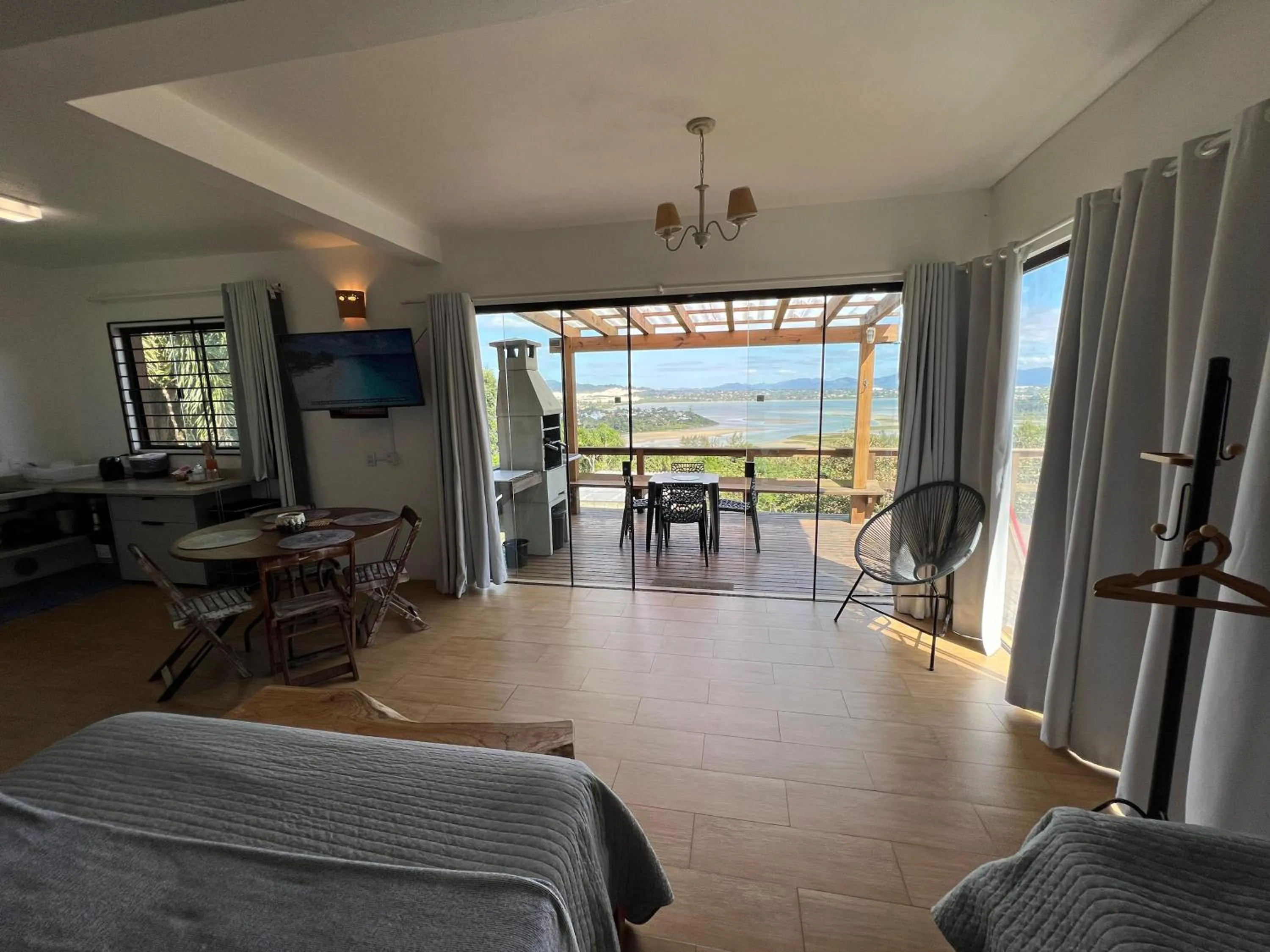 BBQ facilities in Chalés e Bangalôs Ibiraquera