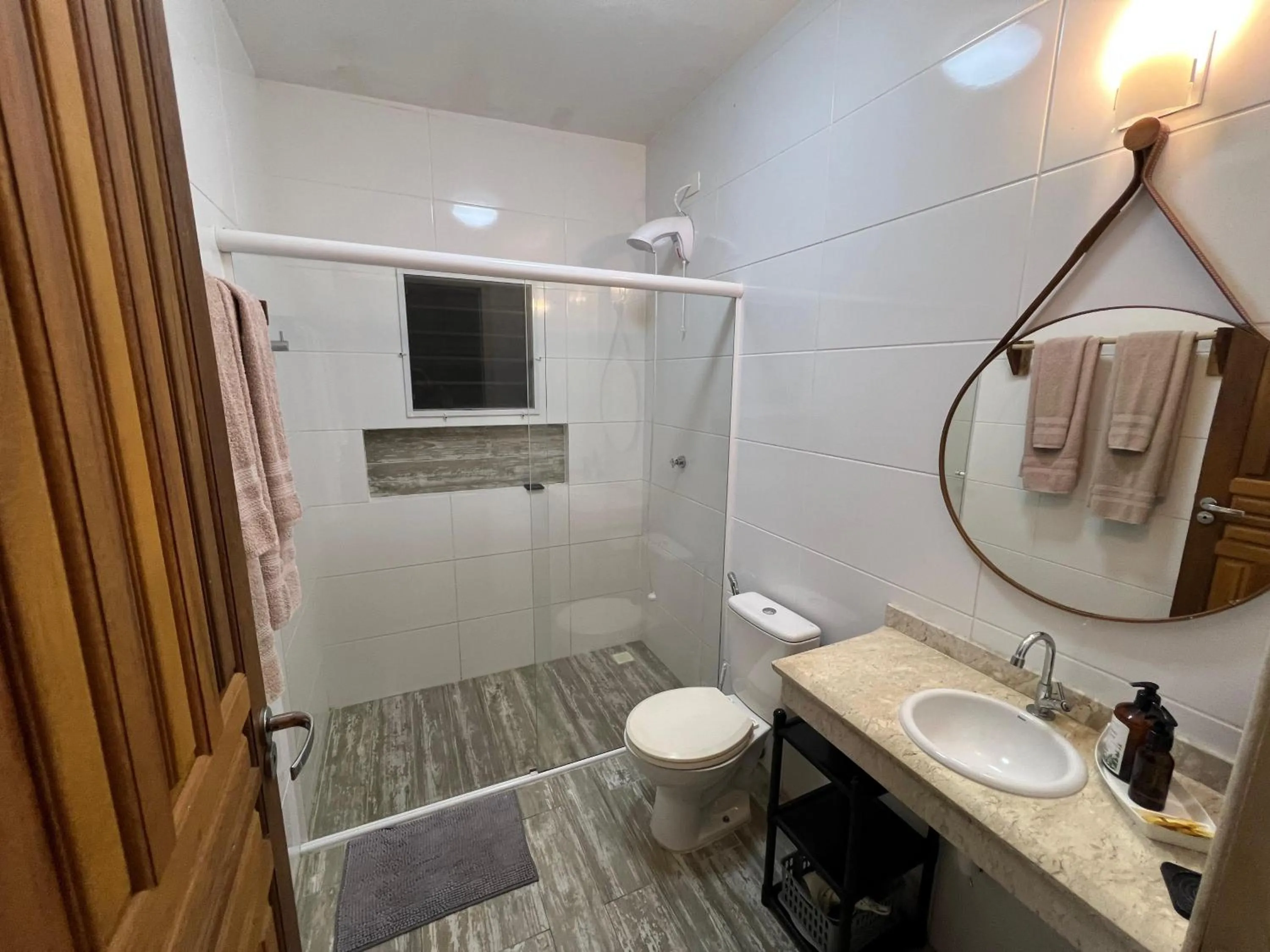 Bathroom in Chalés e Bangalôs Ibiraquera