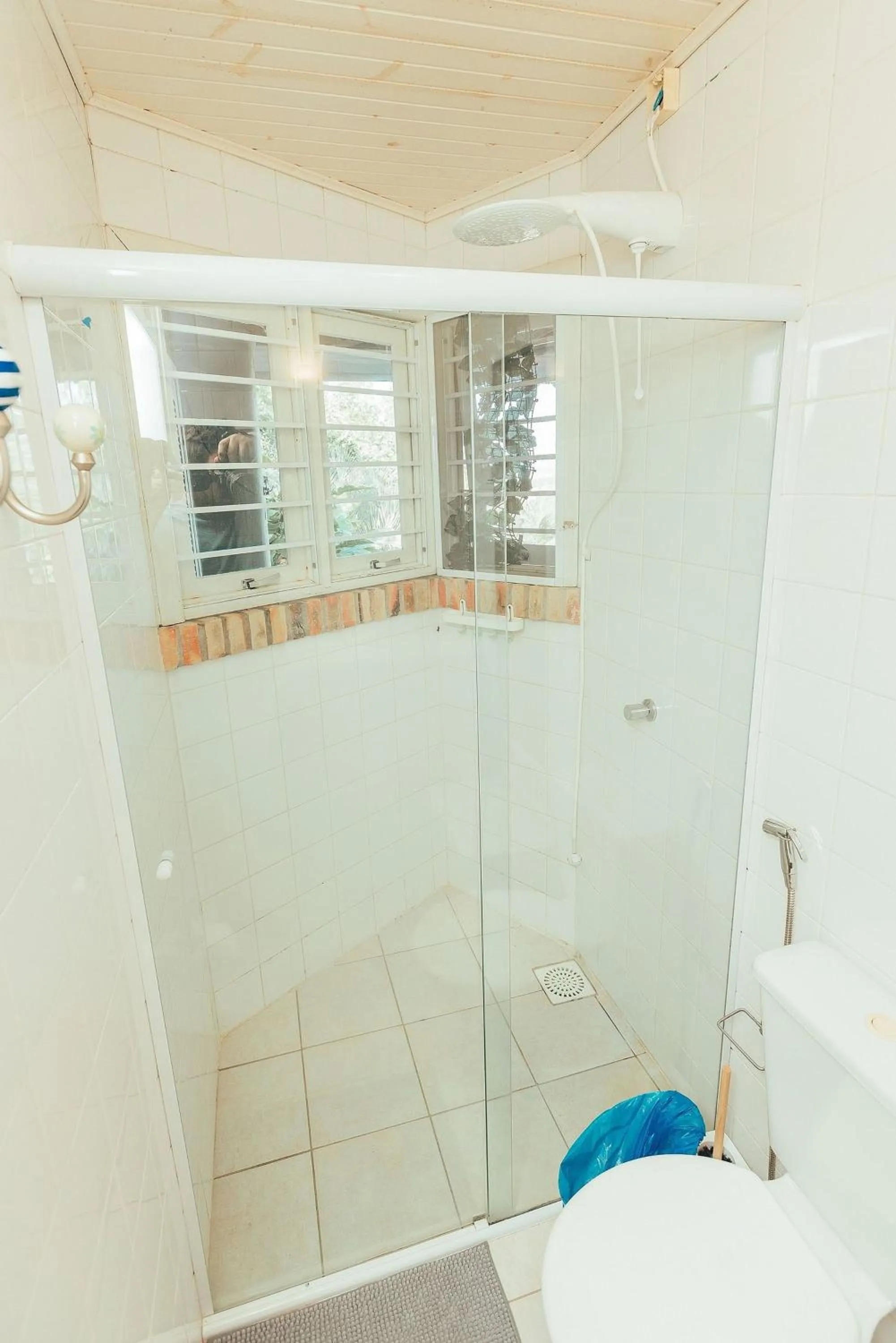 Bathroom in Chalés e Bangalôs Ibiraquera