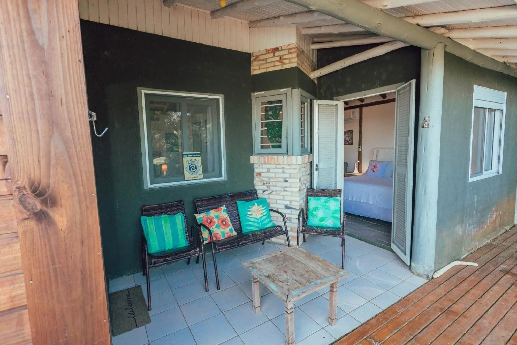 Balcony/Terrace in Chalés e Bangalôs Ibiraquera