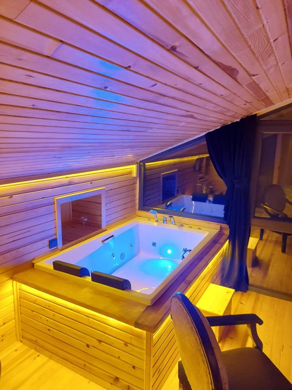 Hot Tub in Meydan Şelale Dağ Evi