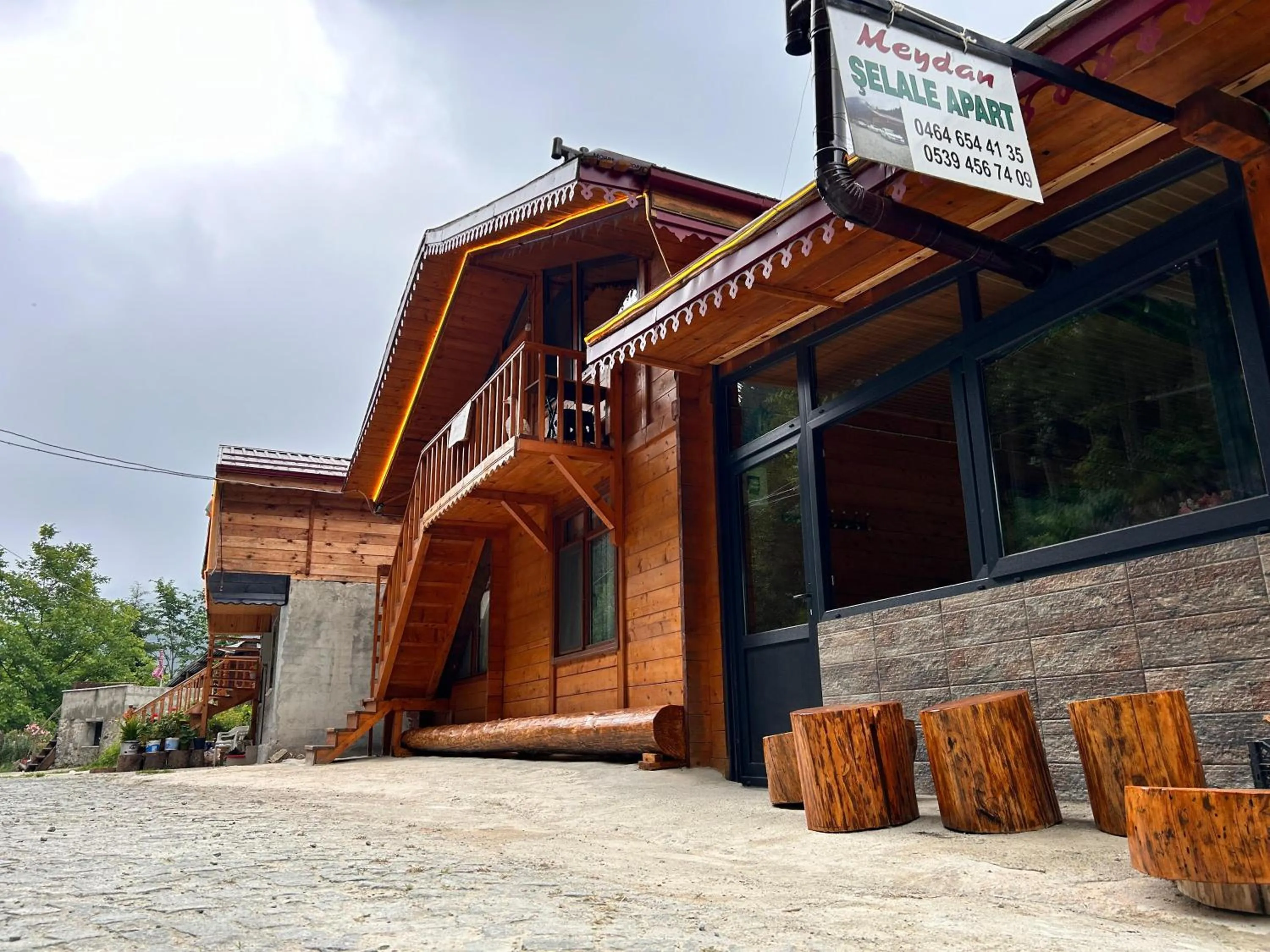 Meydan Şelale Dağ Evi