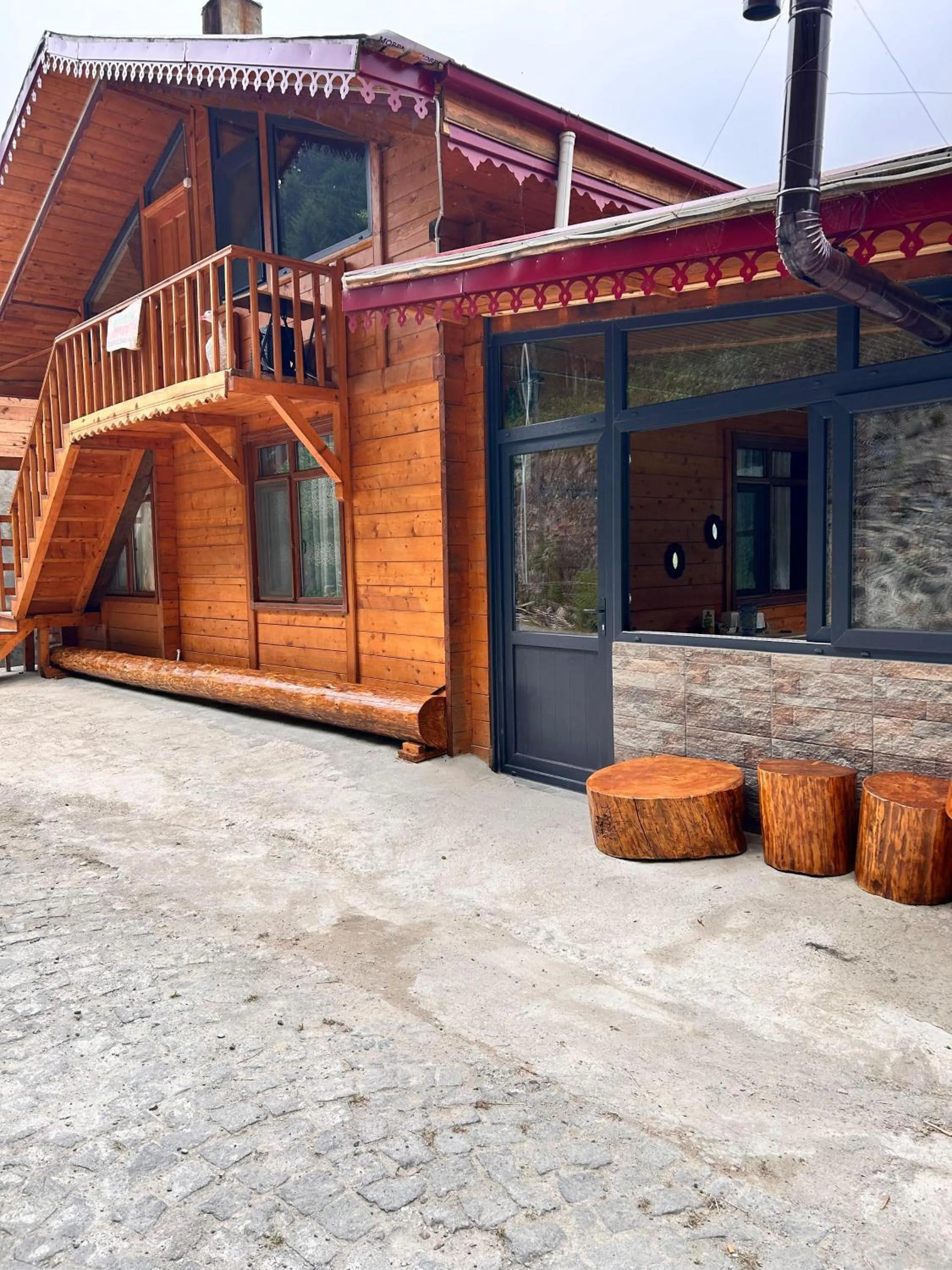 Meydan Şelale Dağ Evi