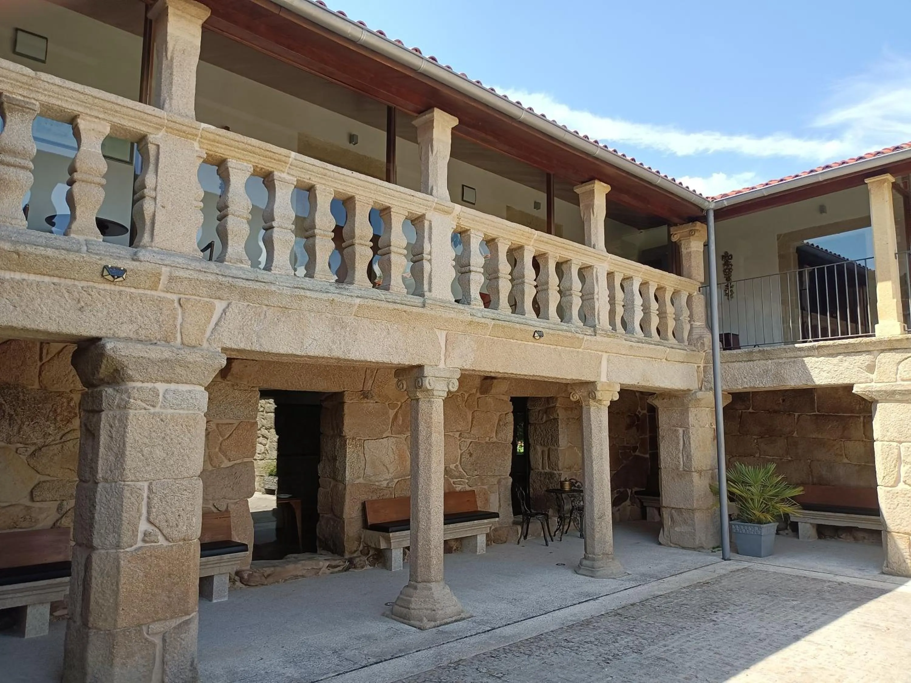 Property building in Casa das Capelas
