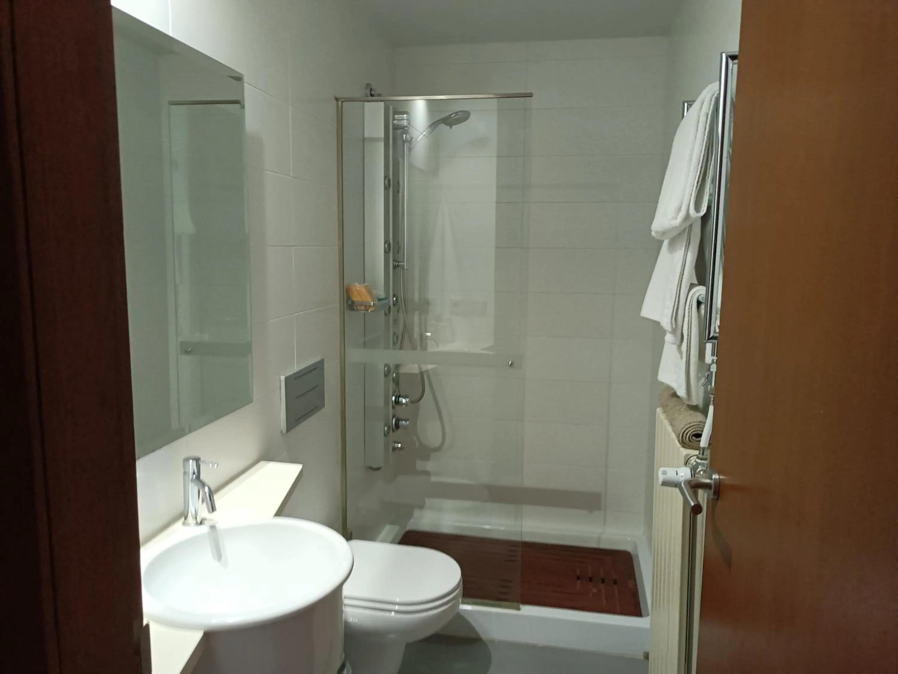 Shower in Casa das Capelas