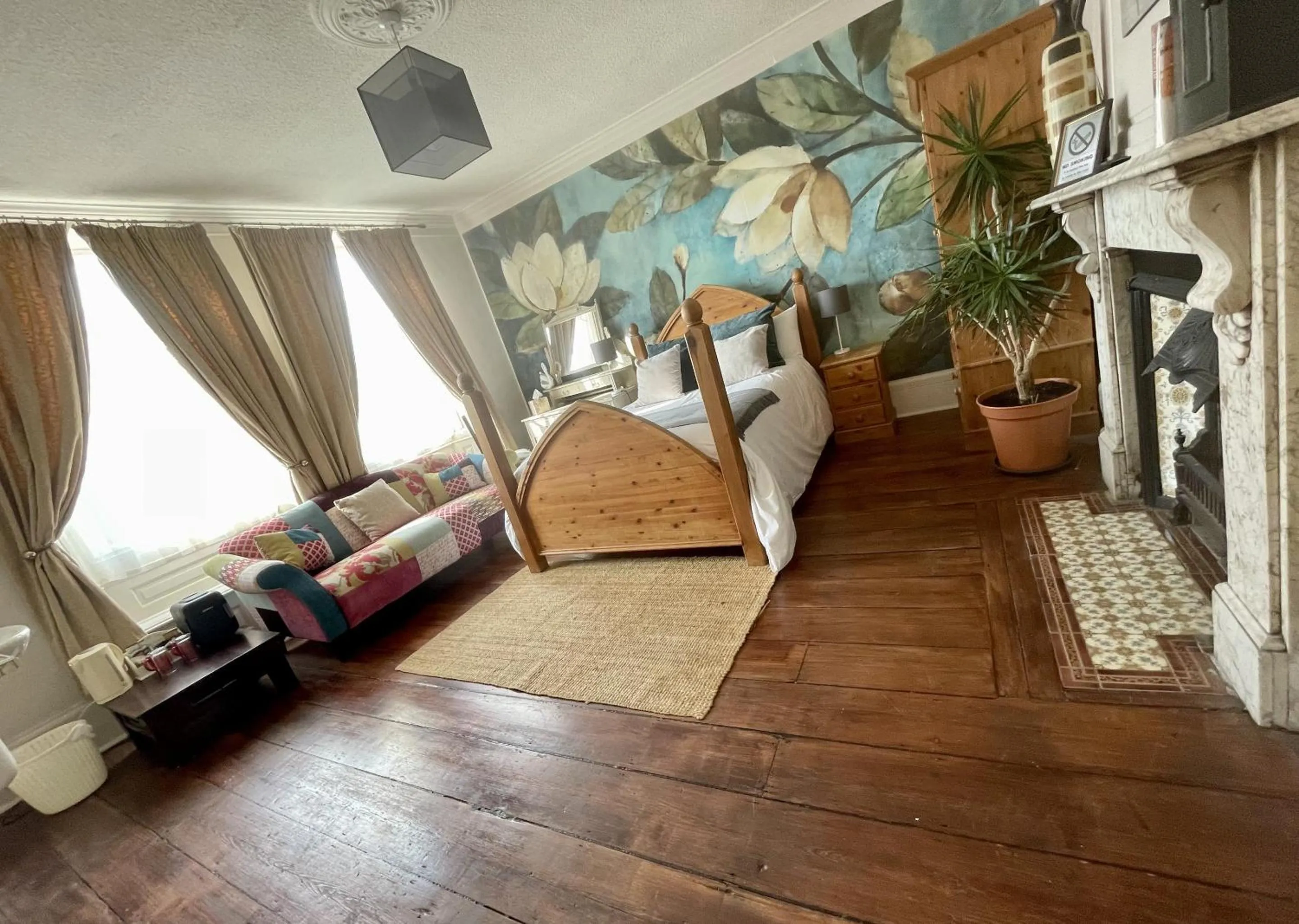 Bedroom, Bed in The Mansion House Hotel