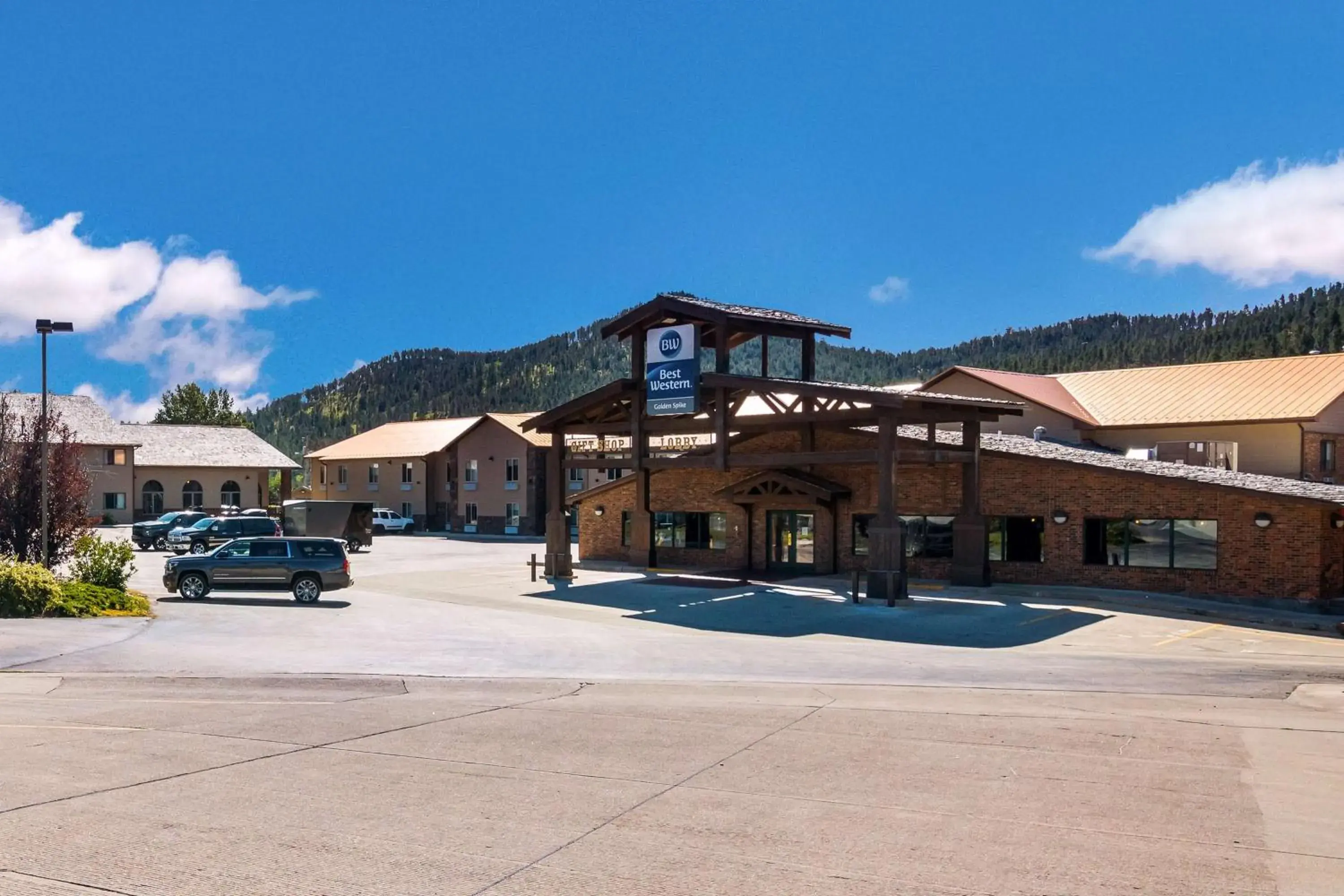 Property building in Best Western Golden Spike Inn & Suites Property building in Best Western Golden Spike Inn & Suites
