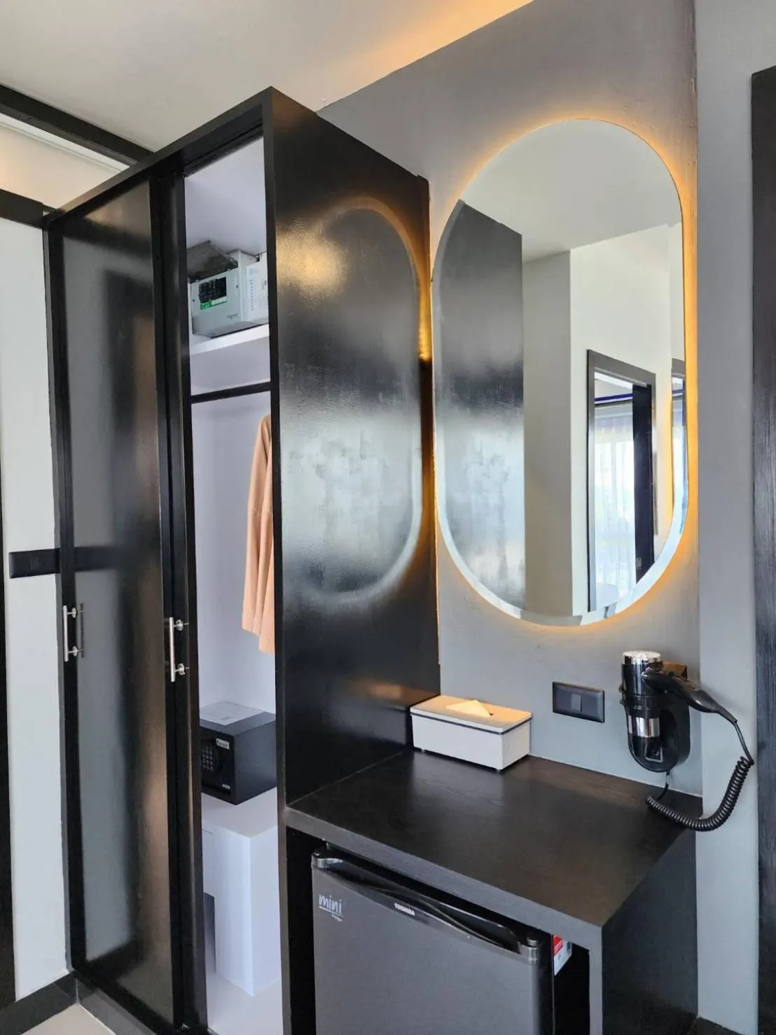 wardrobe in LHC HOTEL AND RESORT