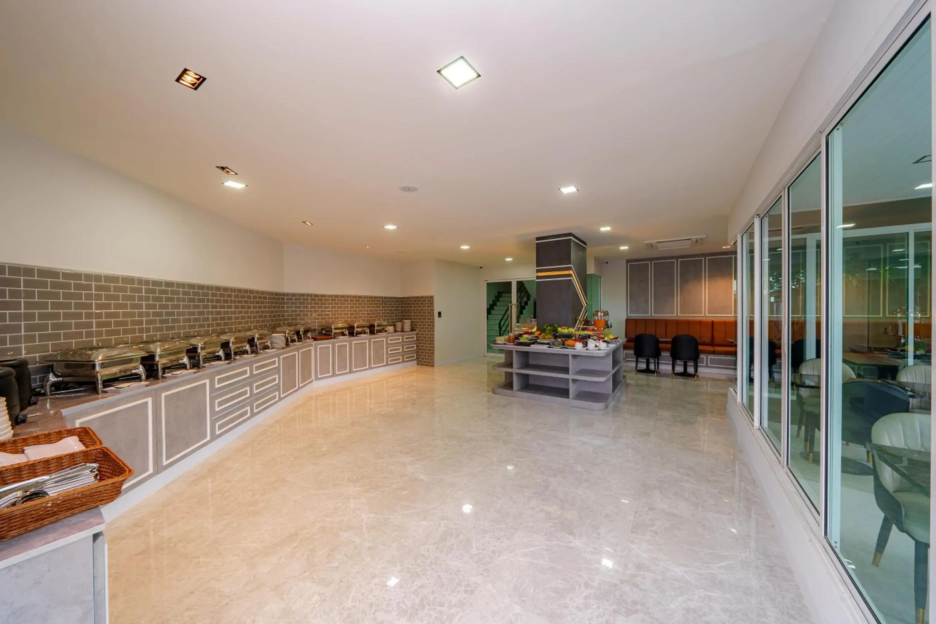 Restaurant/places to eat in LHC HOTEL AND RESORT Restaurant/places to eat in LHC HOTEL AND RESORT