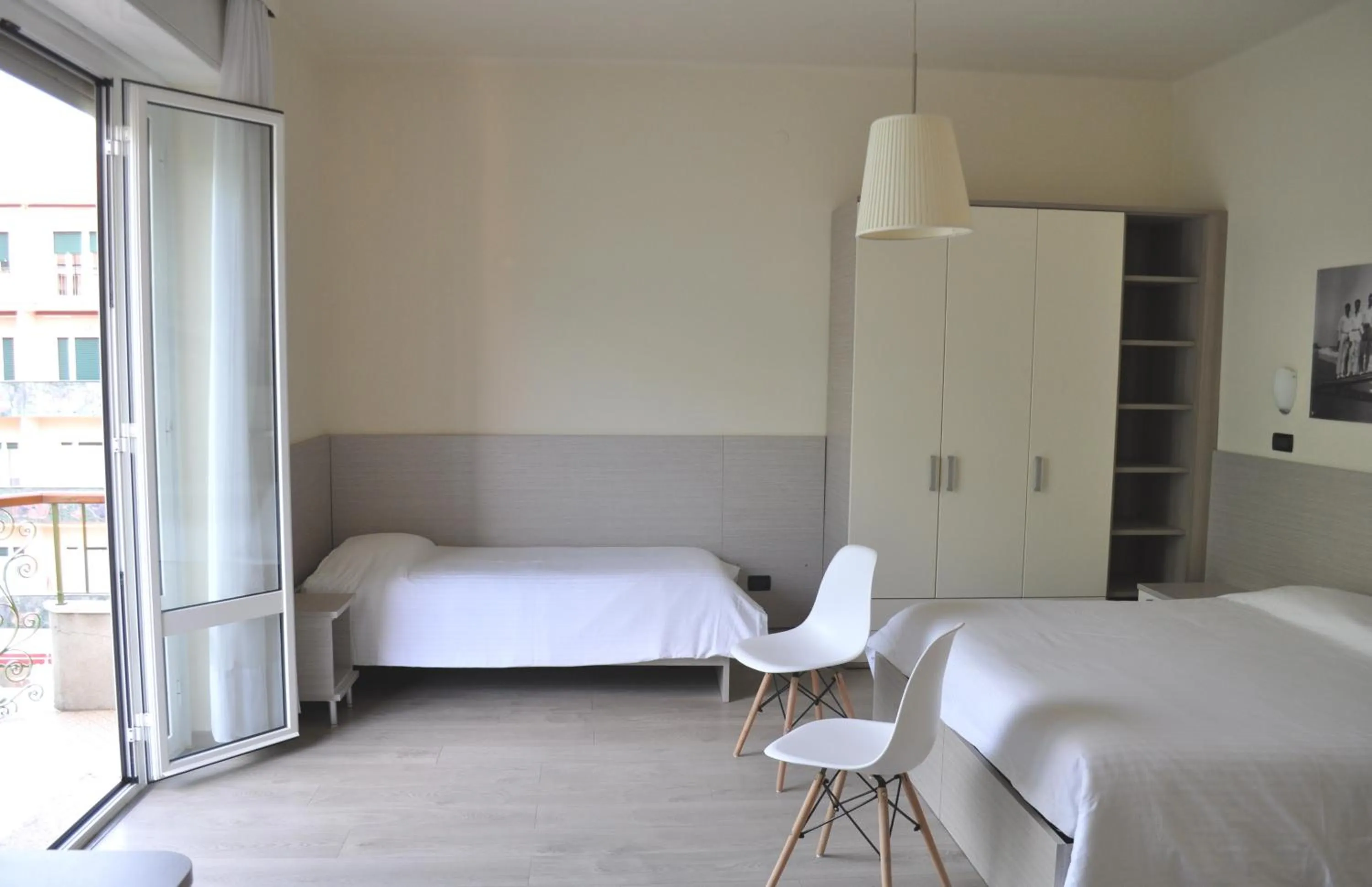 Street view, Bed in Hotel Boncardo