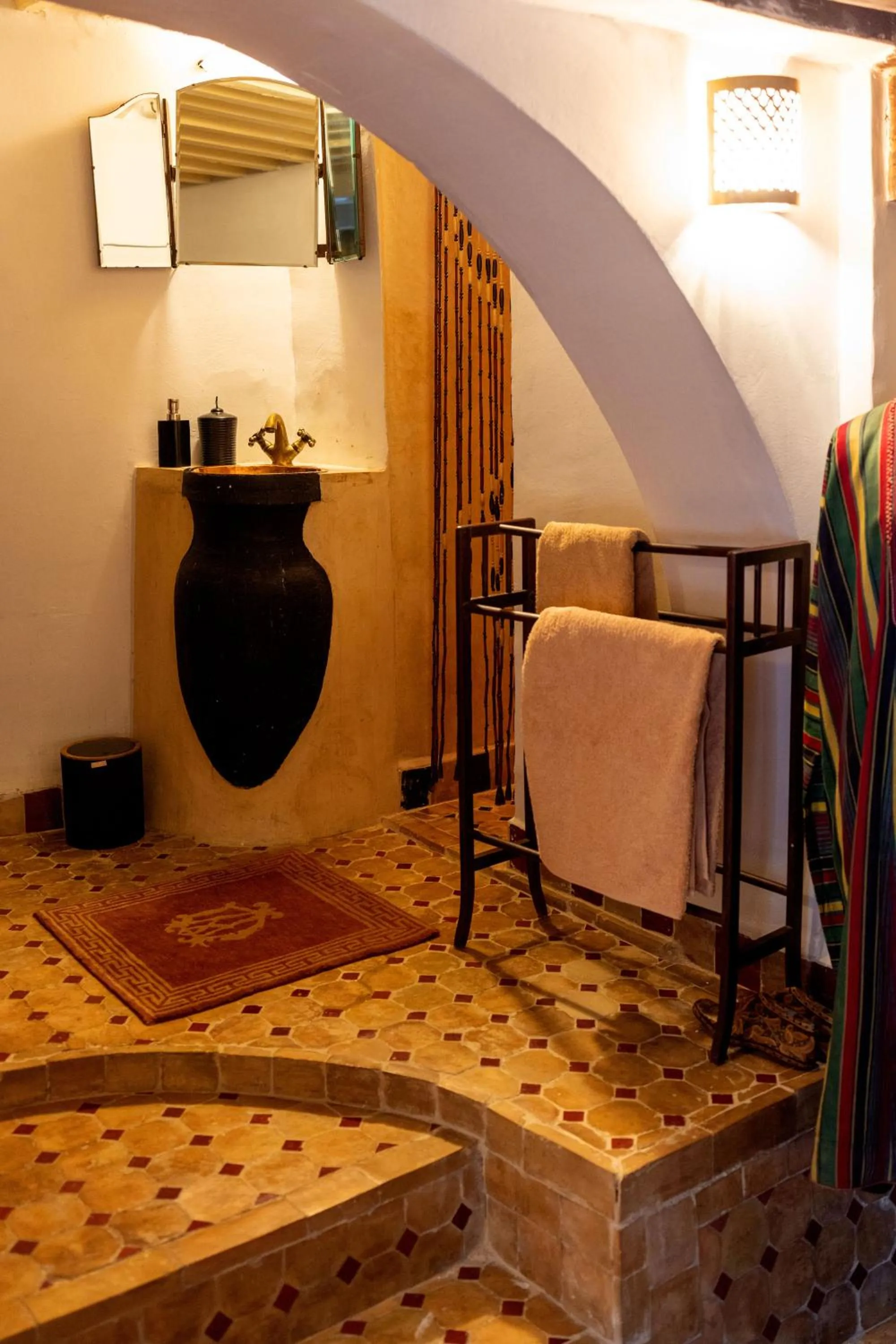 Bathroom, Bed in Riad 9 Fez