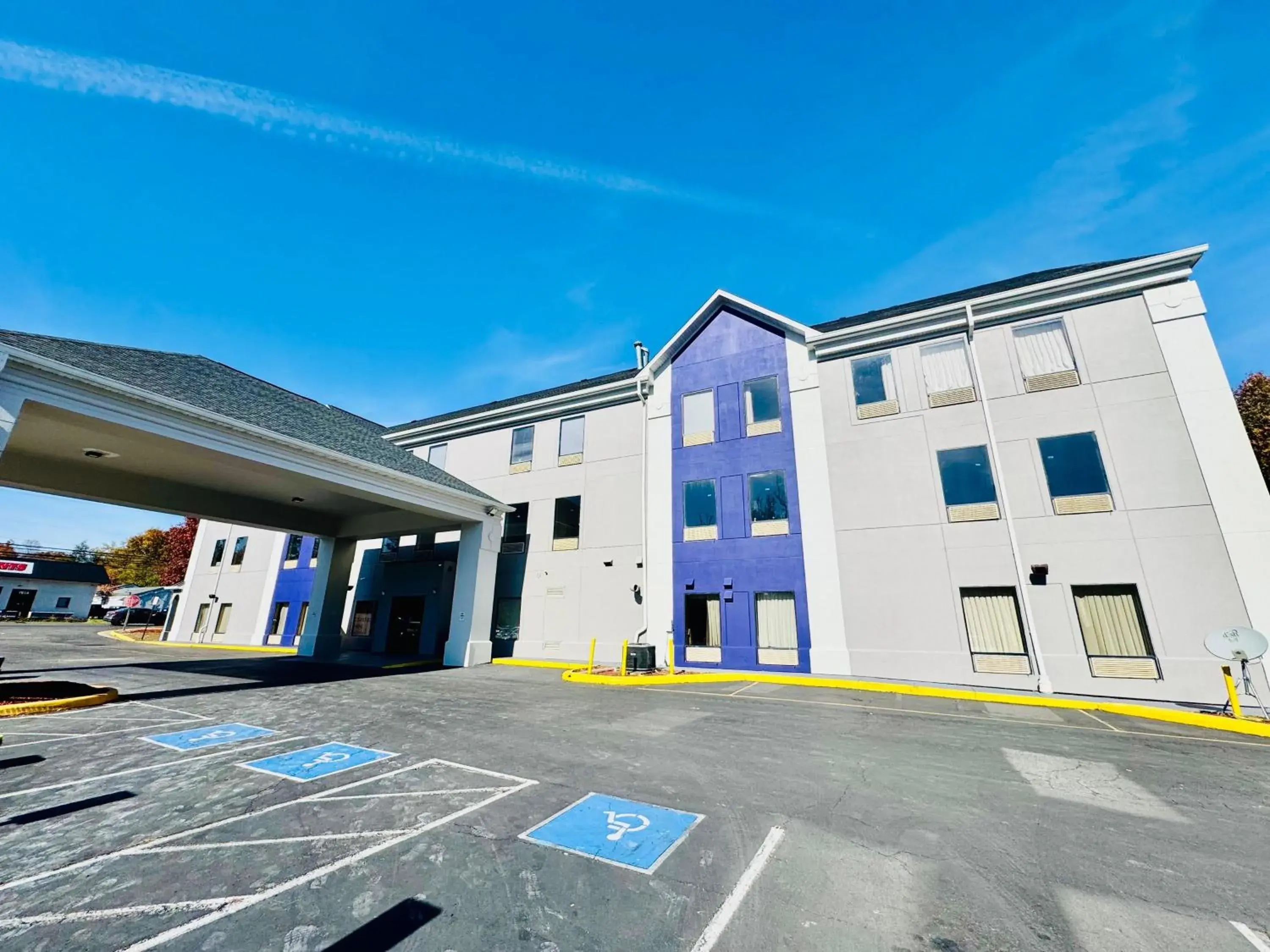 Property building in Days Inn by Wyndham Manassas Property building in Days Inn by Wyndham Manassas