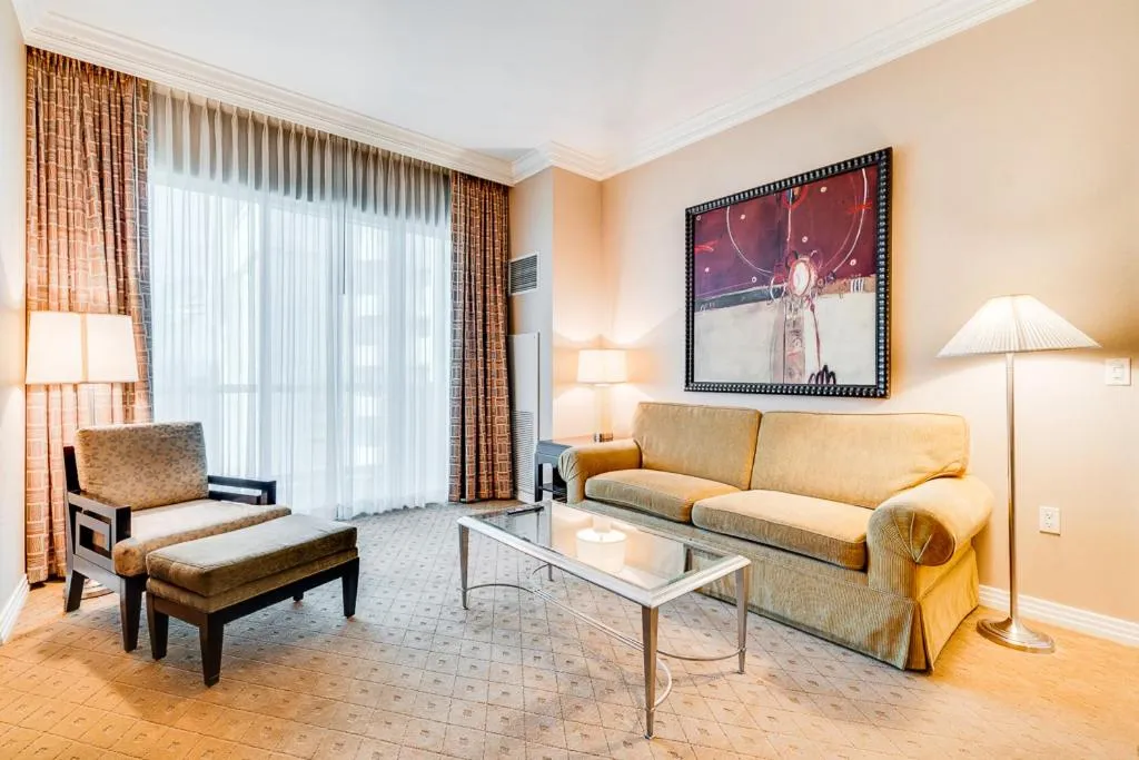 Jet Luxury at The Signature Condo Hotel