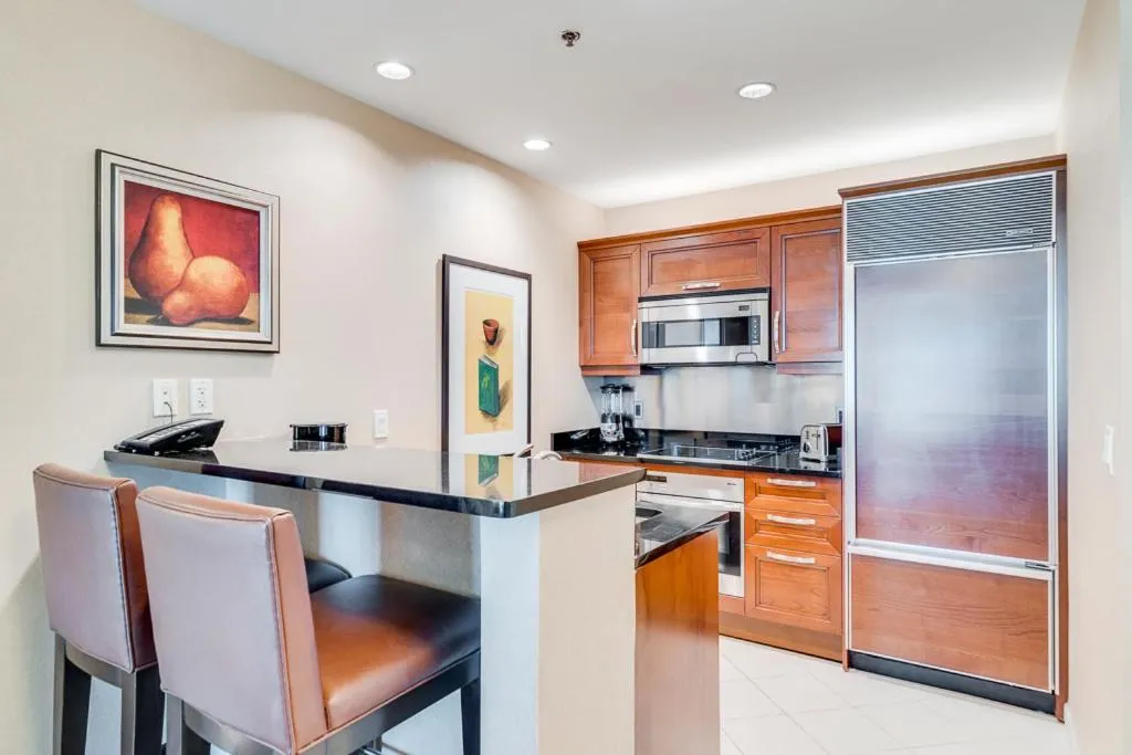 Jet Luxury at The Signature Condo Hotel