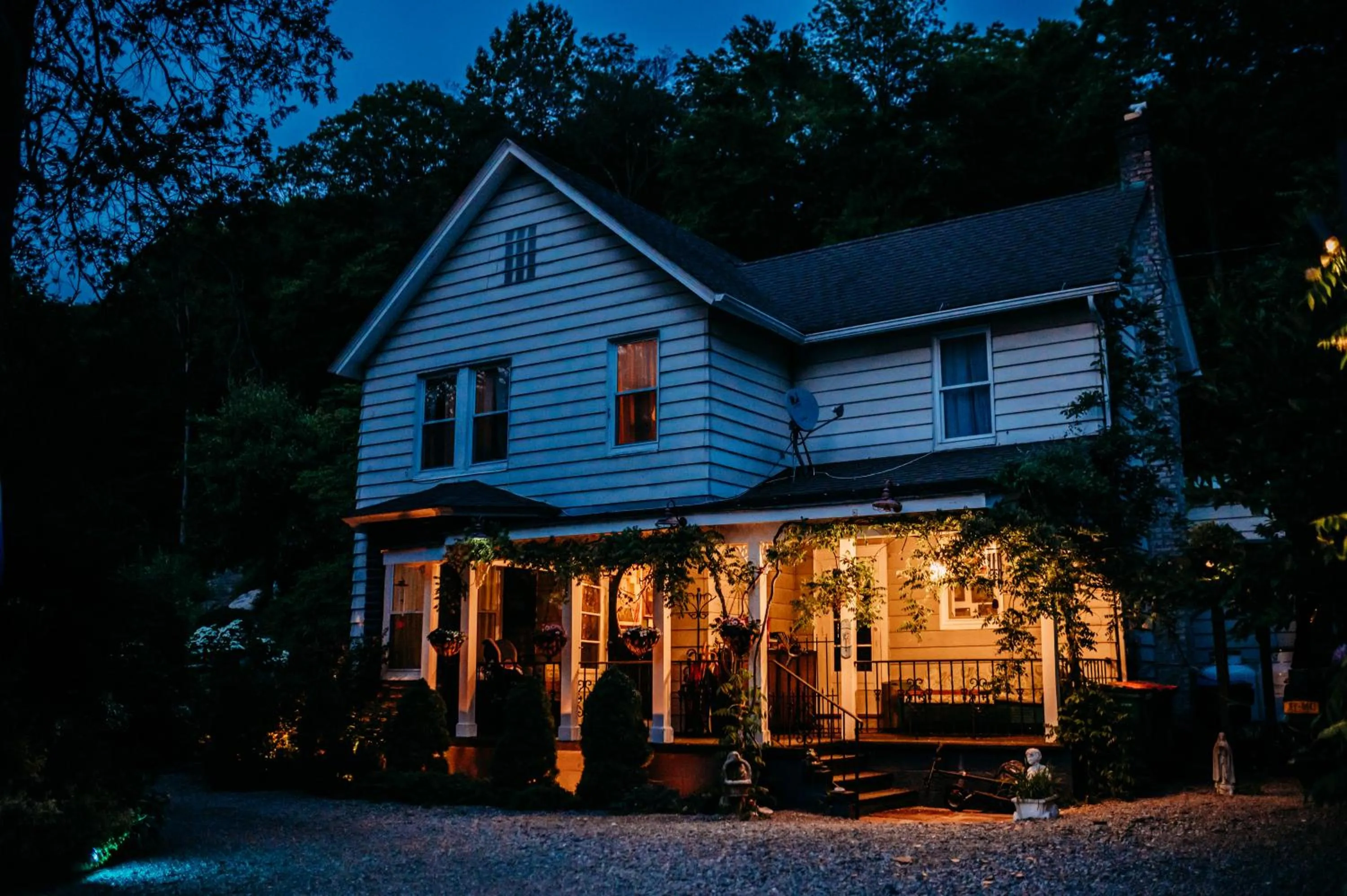 Property building in Beacon Hermitage