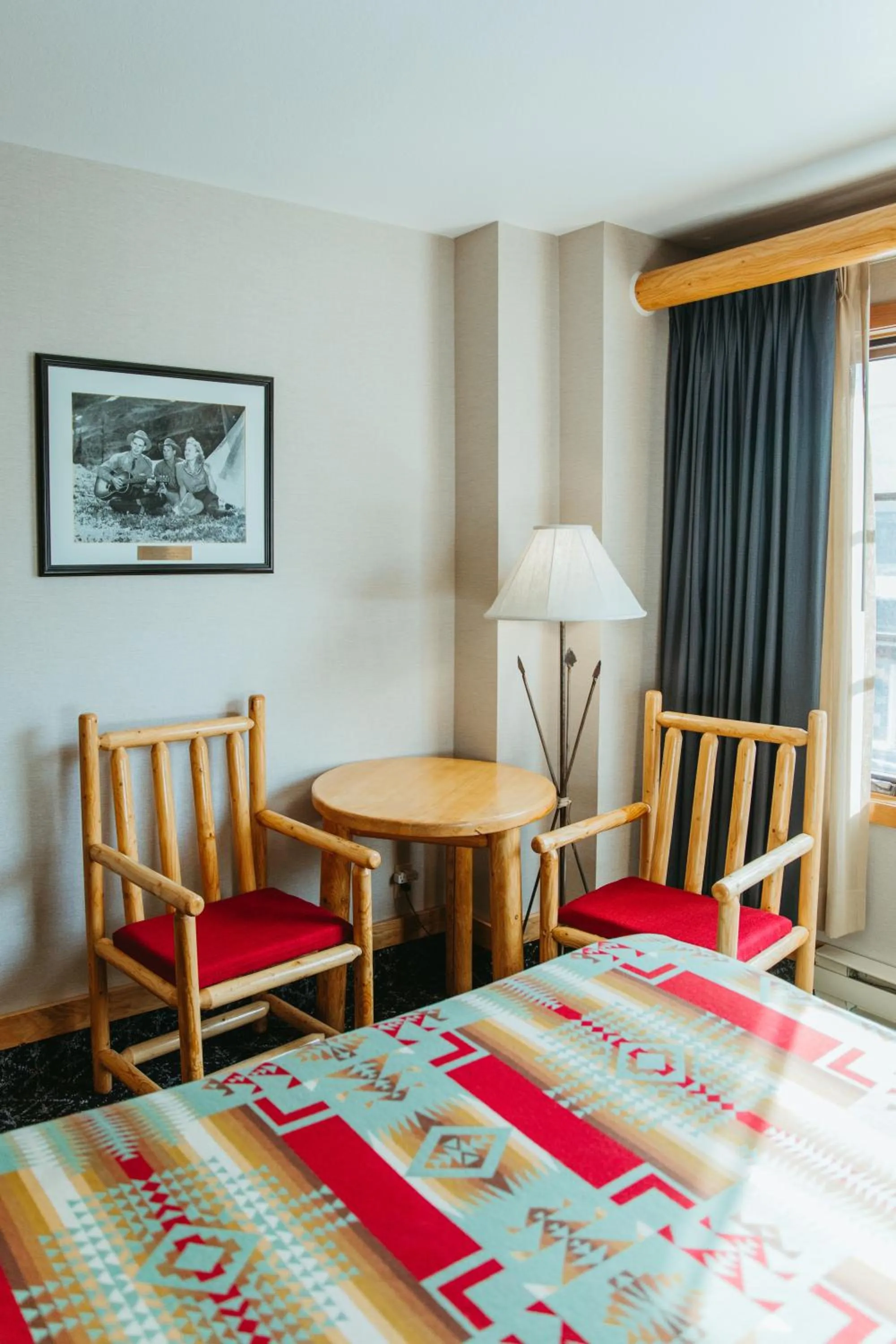 Seating area, Bed in Brewster Mountain Lodge