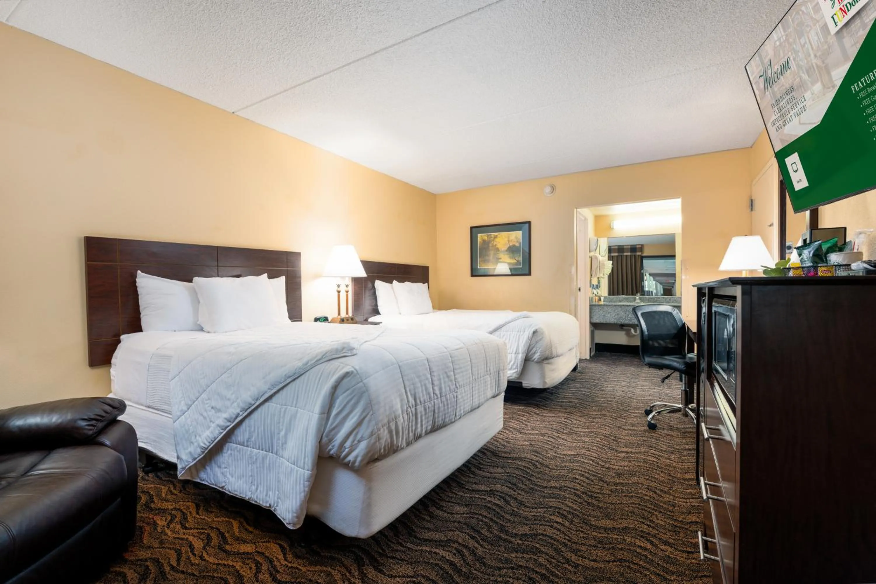 Photo of the whole room, Bed in MCM Grande FunDome Odessa