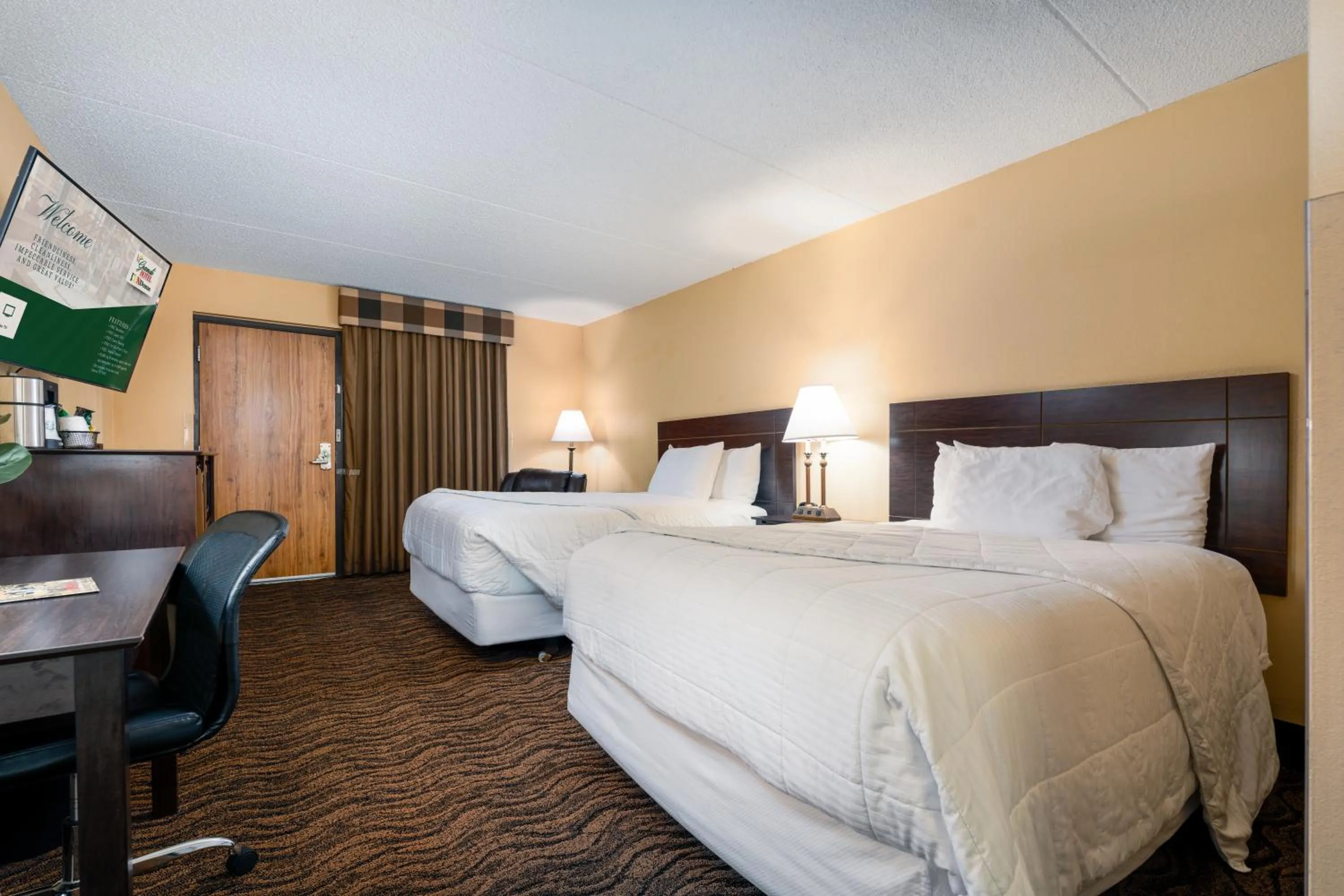 Photo of the whole room, Bed in MCM Grande FunDome Odessa