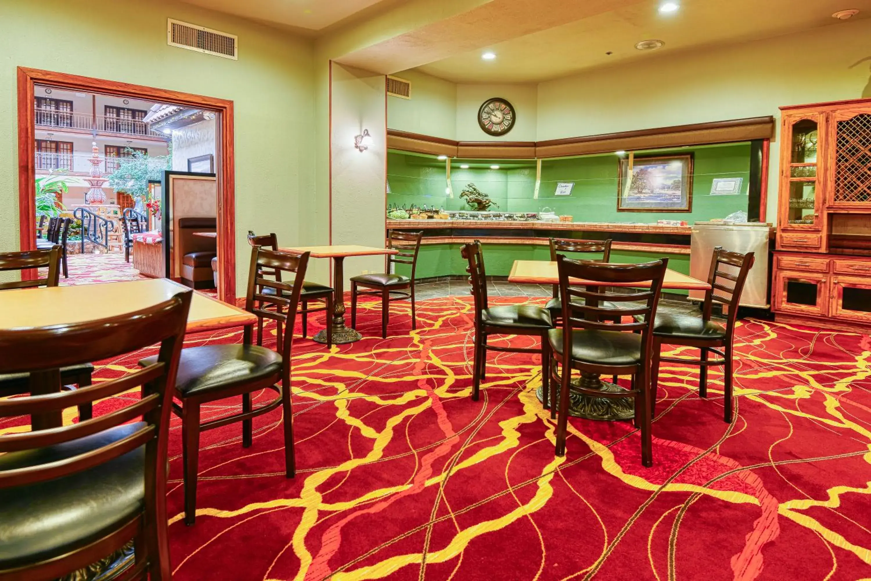 Restaurant/places to eat in MCM Elegante Suites Abilene Restaurant/places to eat in MCM Elegante Suites Abilene