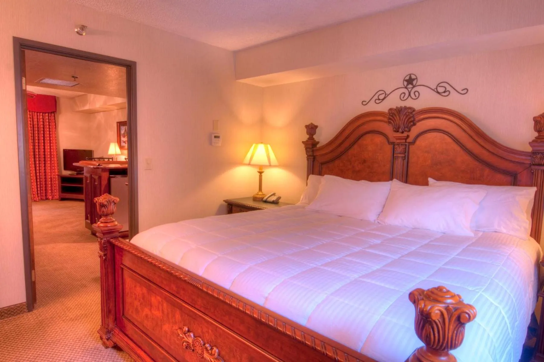 Bedroom, Bed in MCM Elegante Suites Abilene