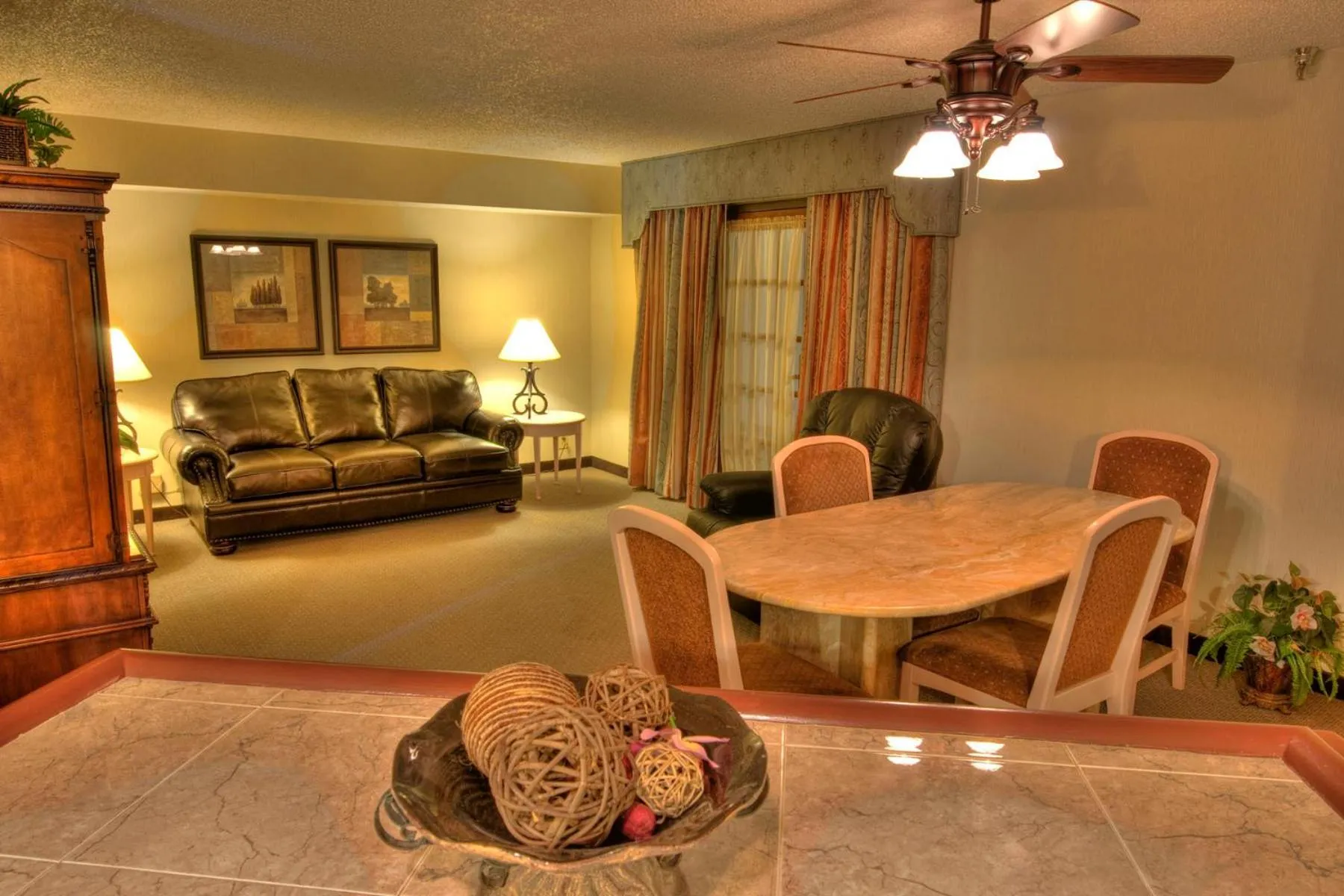 Dining area in MCM Elegante Suites Abilene