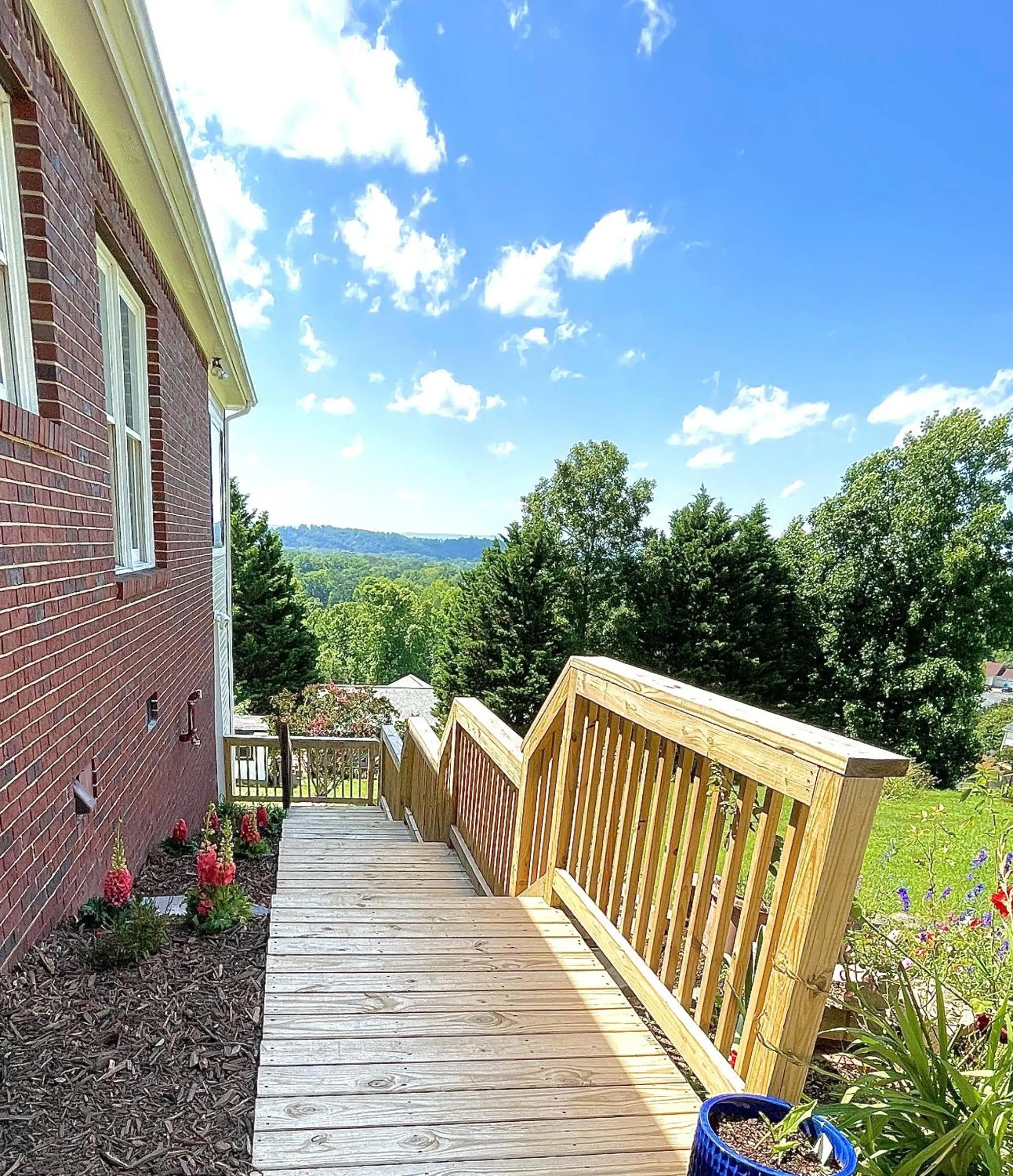 Facade/entrance in Our Castleview