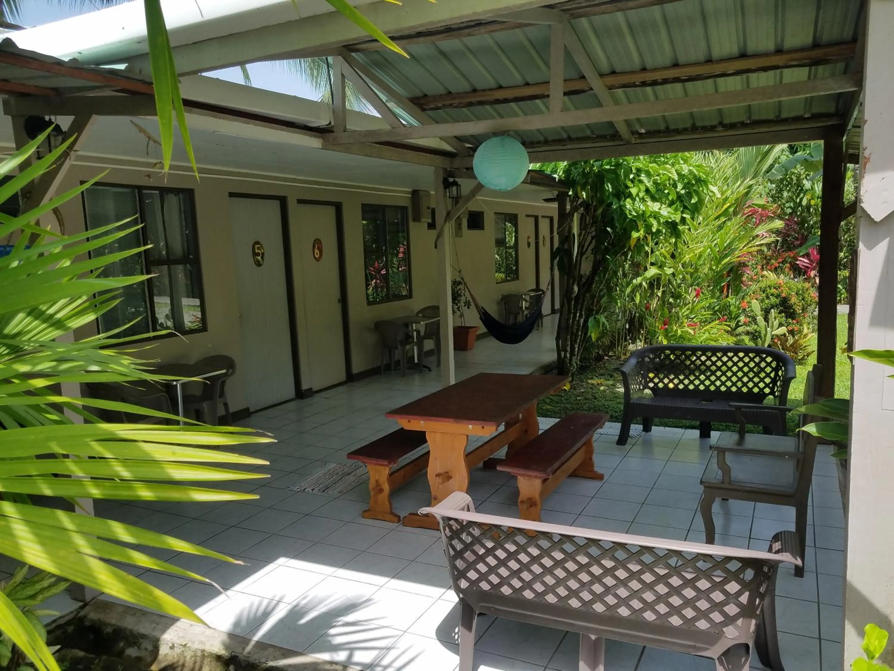Patio in Hotel El Colibri Rojo