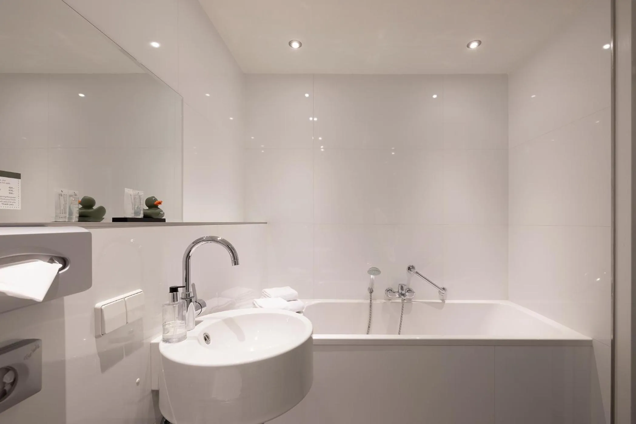 Bathroom in Hotel Mitland