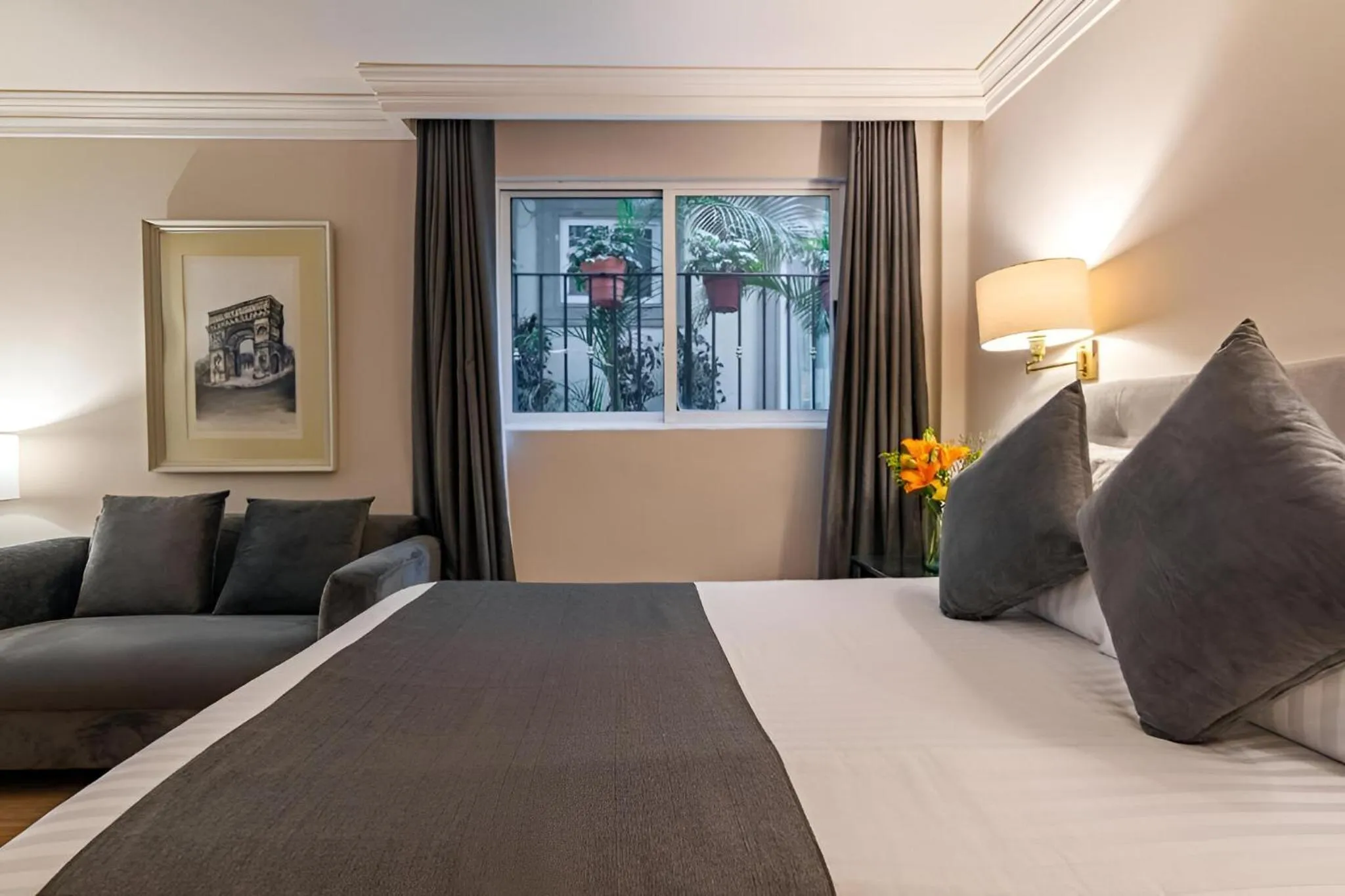 Bed in Suites Newton