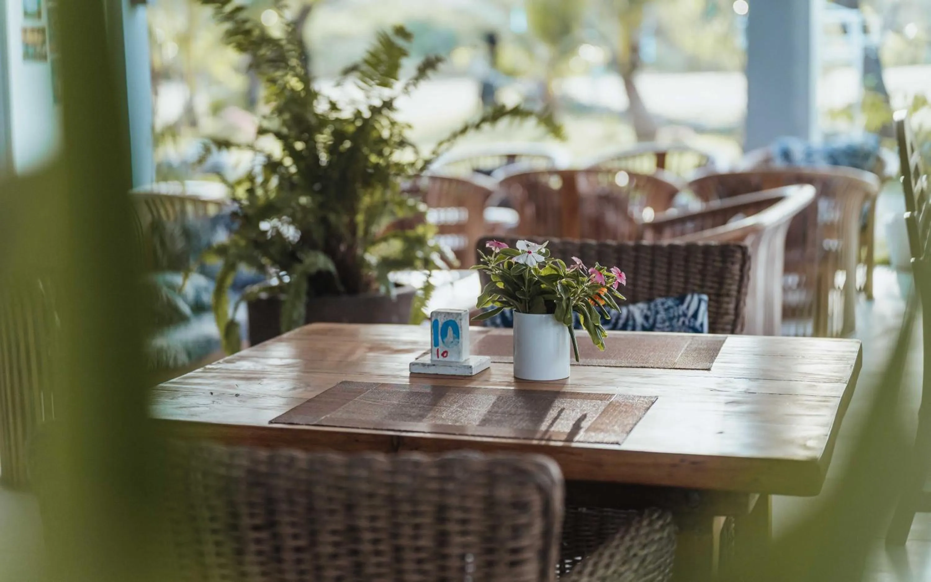 Restaurant/places to eat in Le Life Resort