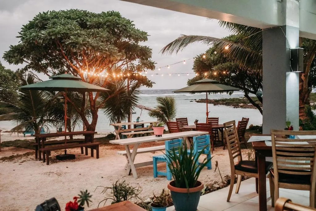 Restaurant/places to eat in Le Life Resort