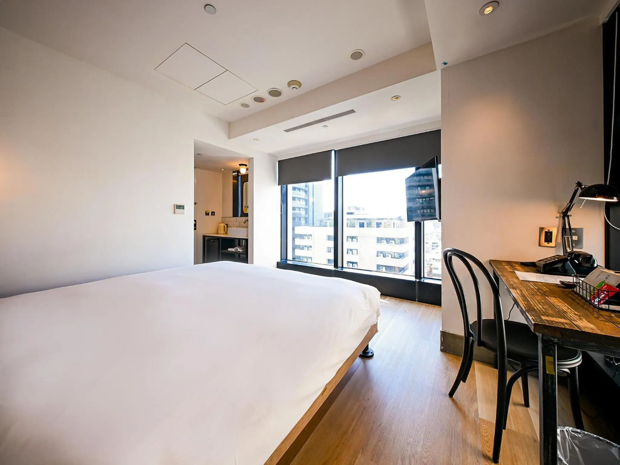 Photo of the whole room, Bed in CHECK inn Taipei Songjiang