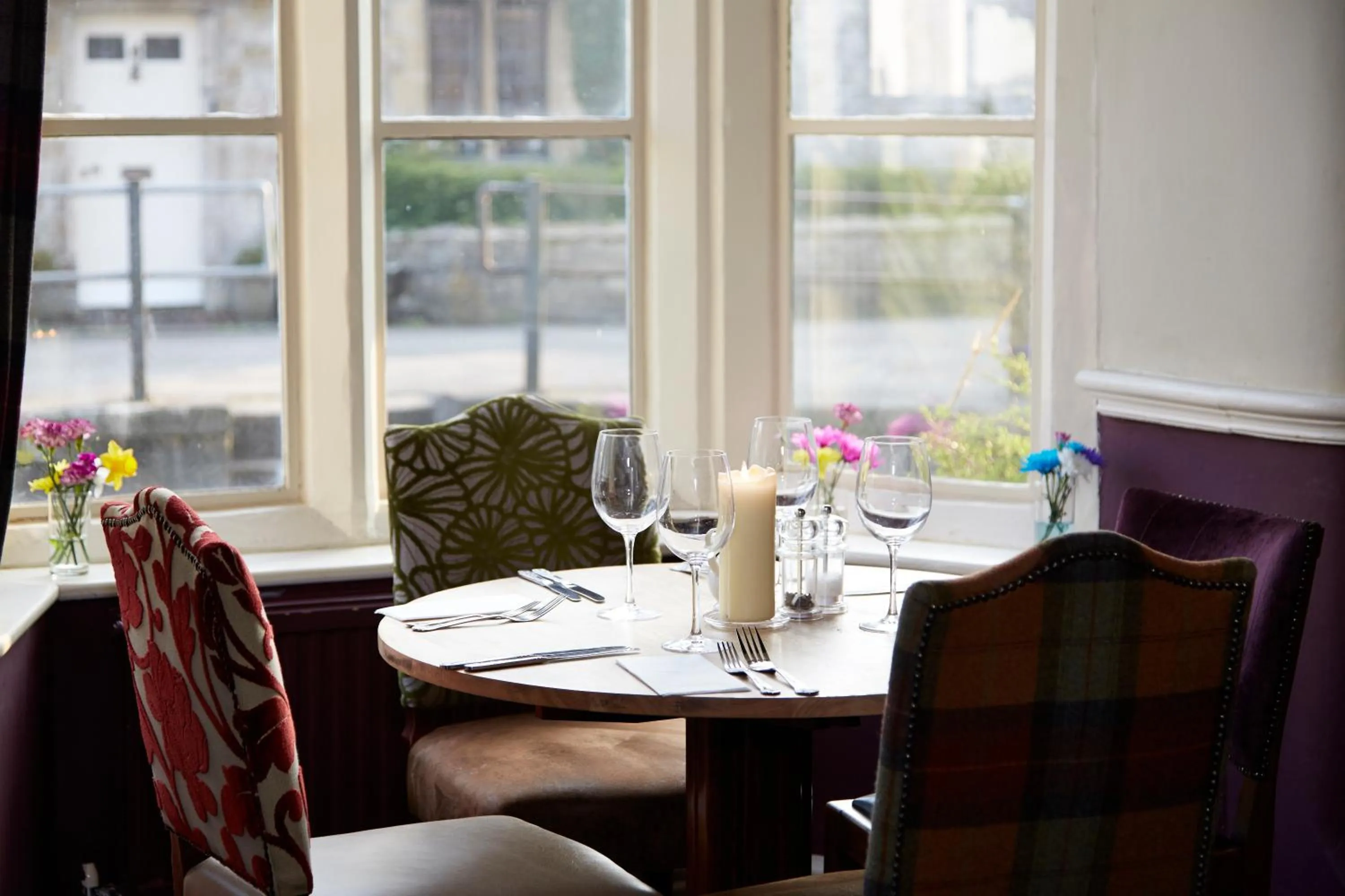 Restaurant/places to eat in Royal George Hotel by Greene King Inns