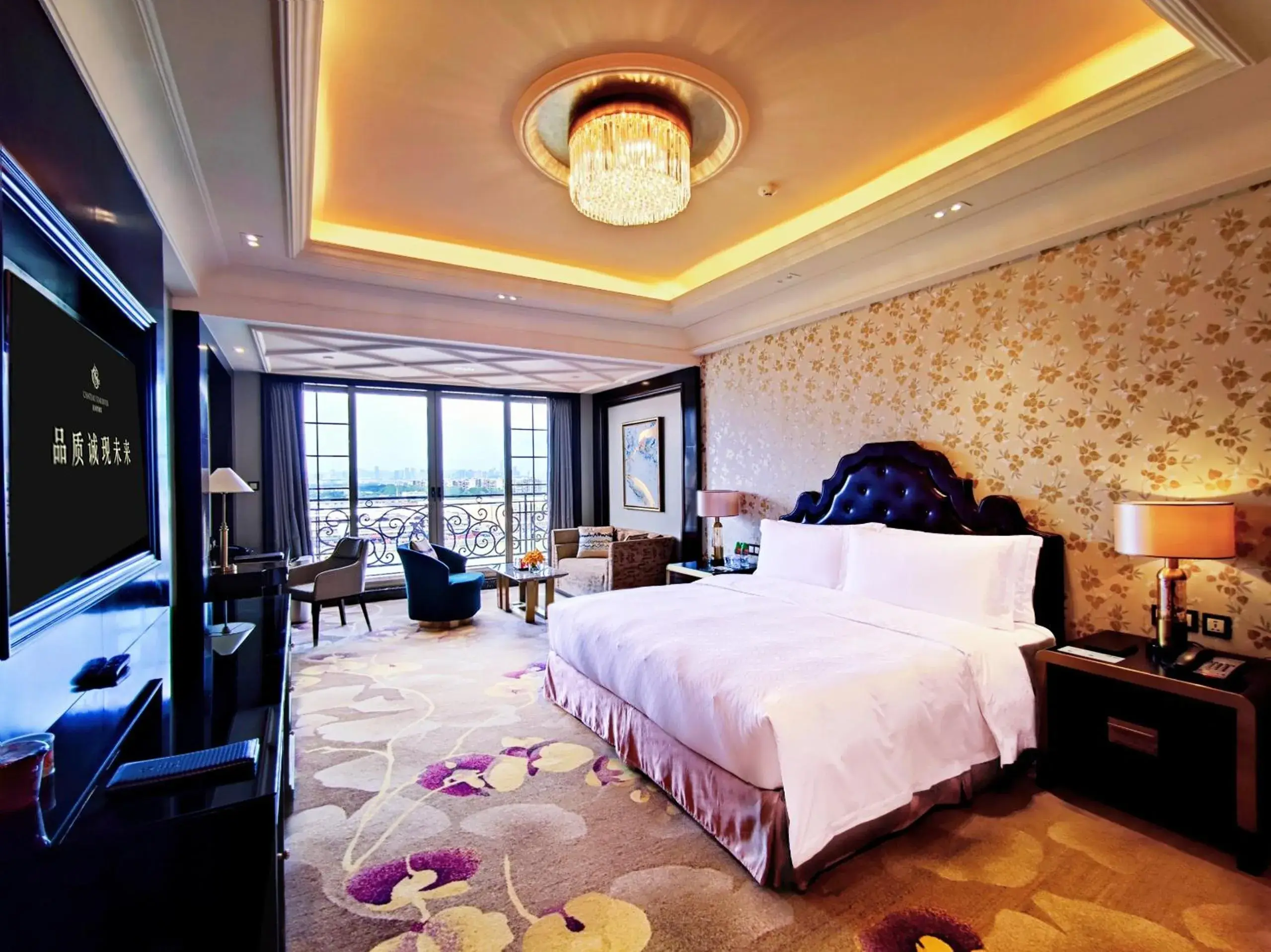 Photo of the whole room, Bed in Chateau Star River Guangzhou-Free Shuttle Between Hotel And Exhibition Center & Welcome Drink During Canton Fair Photo of the whole room, Bed in Chateau Star River Guangzhou-Free Shuttle Between Hotel And Exhibition Center & Welcome Drink During Canton Fair