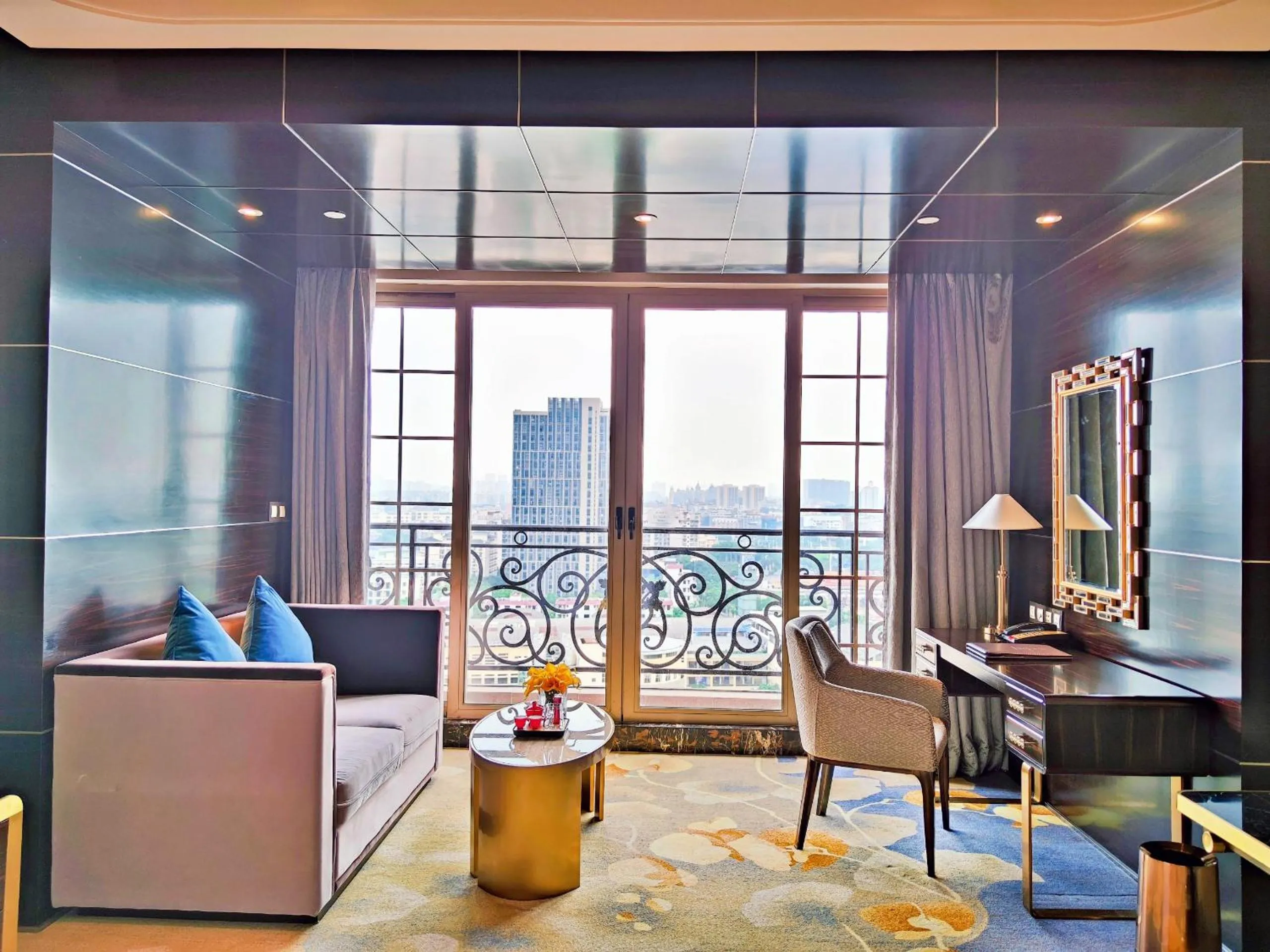 Seating area in Chateau Star River Guangzhou-Free Shuttle Between Hotel And Exhibition Center & Welcome Drink During Canton Fair