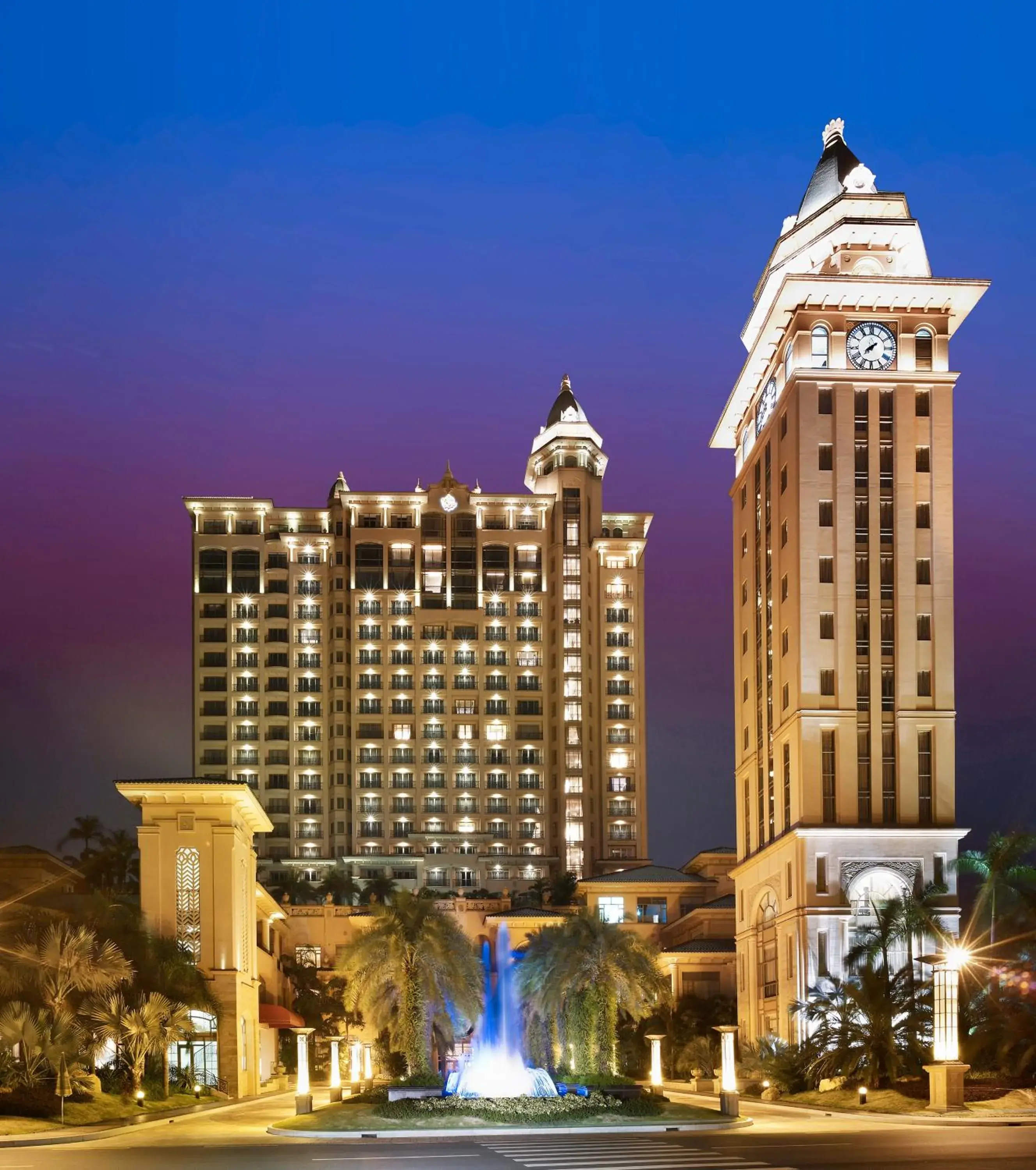 Property building in Chateau Star River Guangzhou-Free Shuttle Between Hotel And Exhibition Center & Welcome Drink During Canton Fair Property building in Chateau Star River Guangzhou-Free Shuttle Between Hotel And Exhibition Center & Welcome Drink During Canton Fair