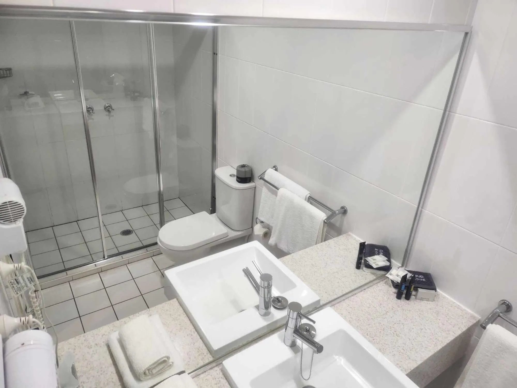 Bathroom in Cootamundra Heritage Motel & Apartments