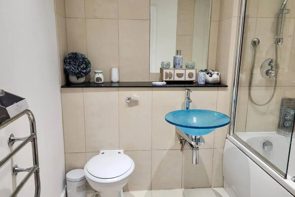 Stylish 2 Bed/Bath Apartment