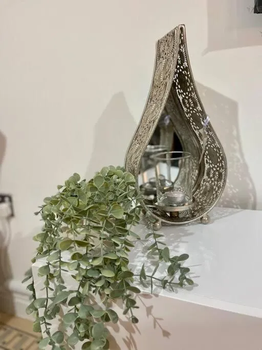 Stylish 2 Bed/Bath Apartment