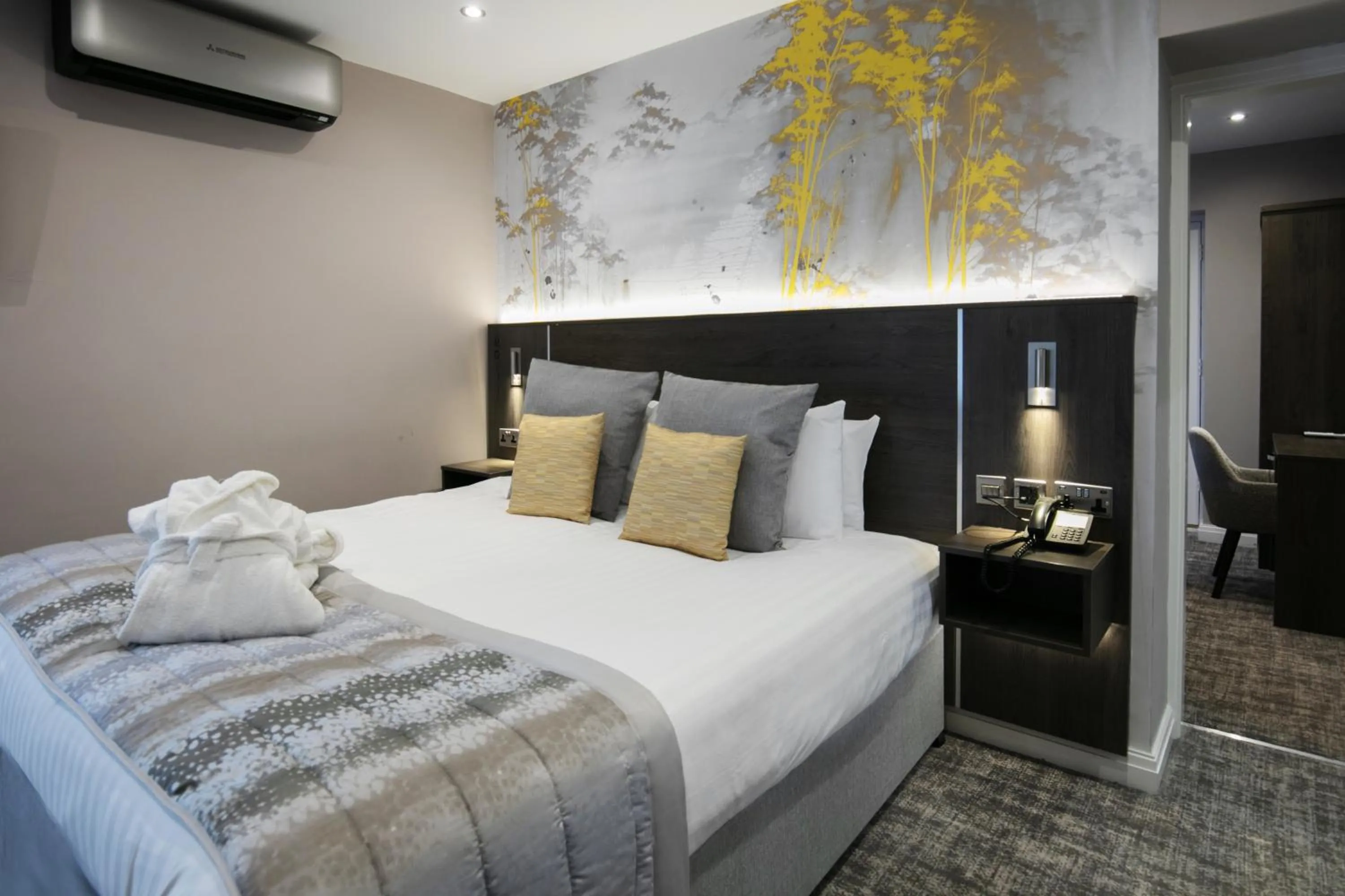 Bed in Barton Manor Hotel & Spa; BW Signature Collection