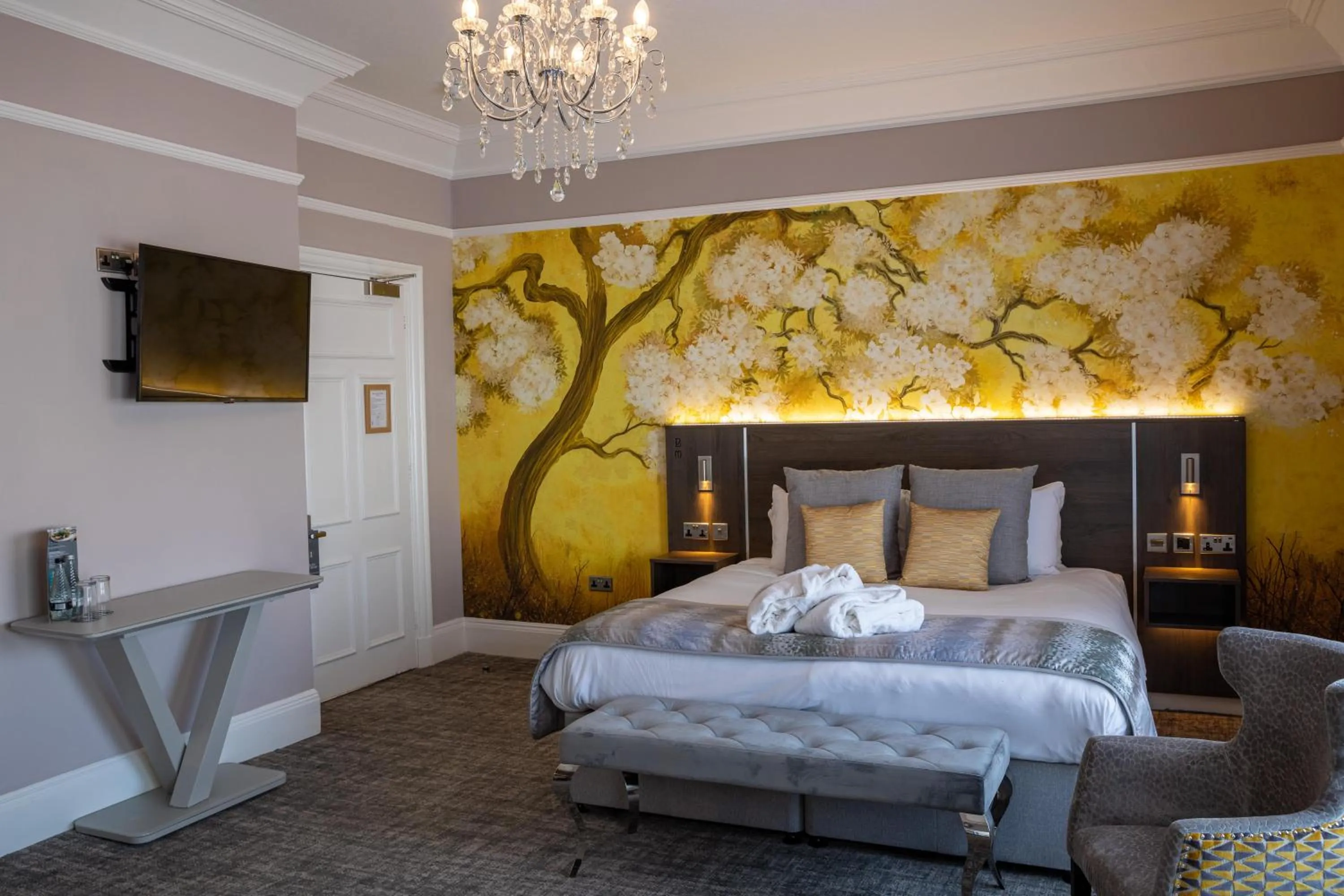 Bed in Barton Manor Hotel & Spa; BW Signature Collection