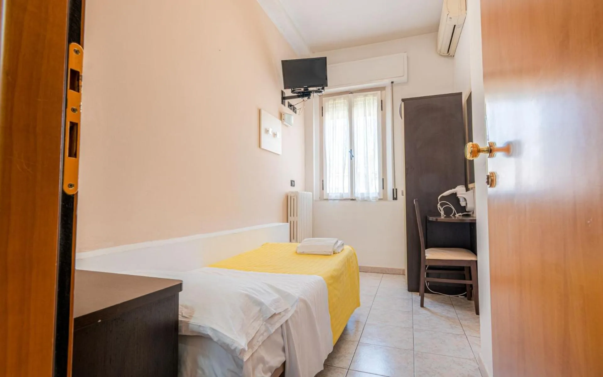 Bed in Hotel Villa Dina