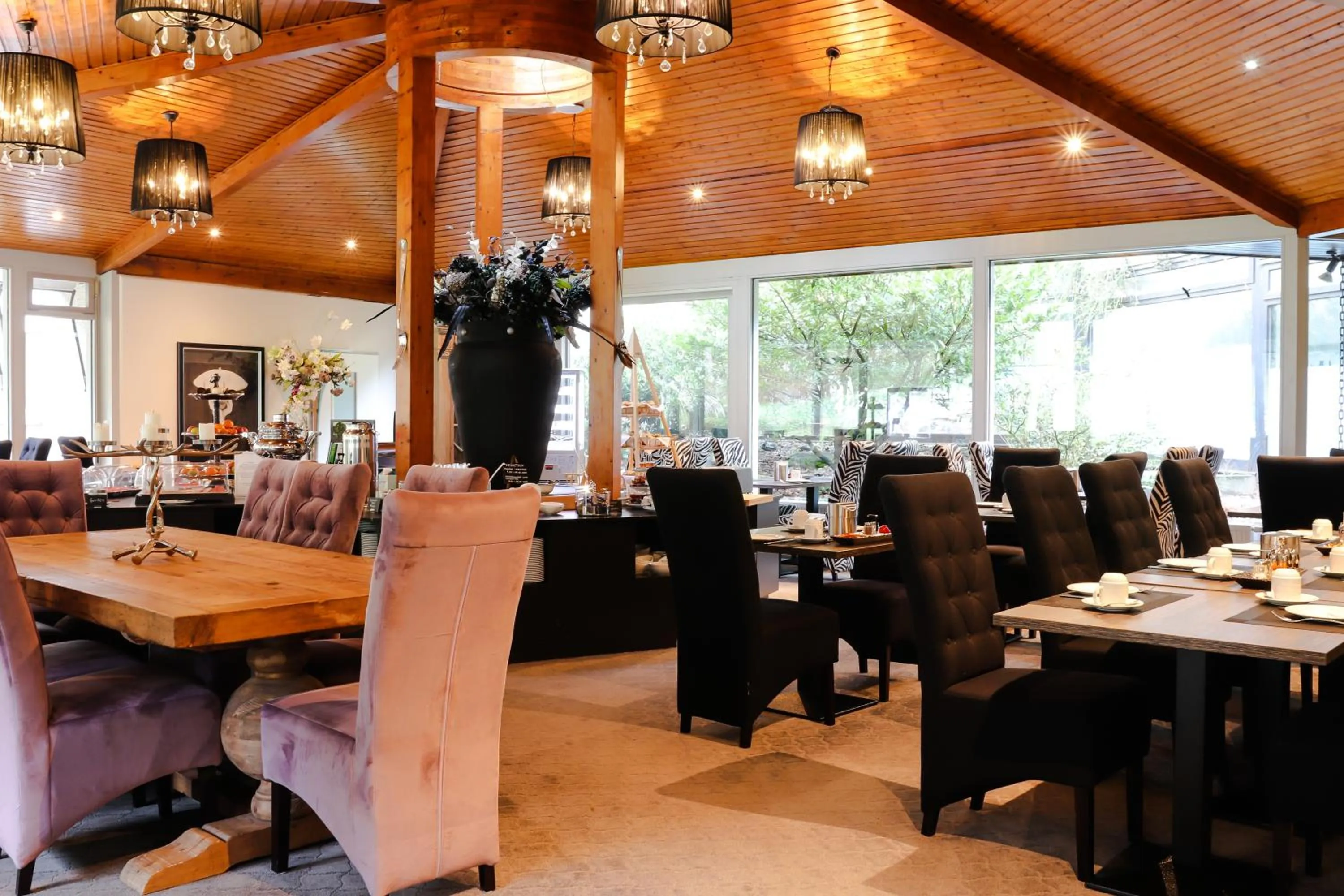 Lounge or bar in Hotel Luisenpark