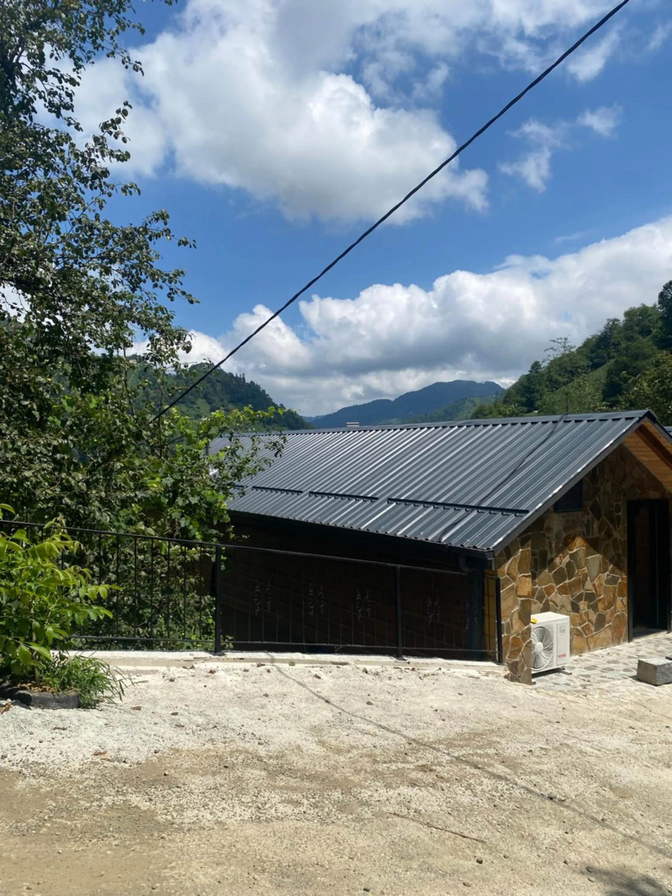 Property building in Mezrasuit Bungalov