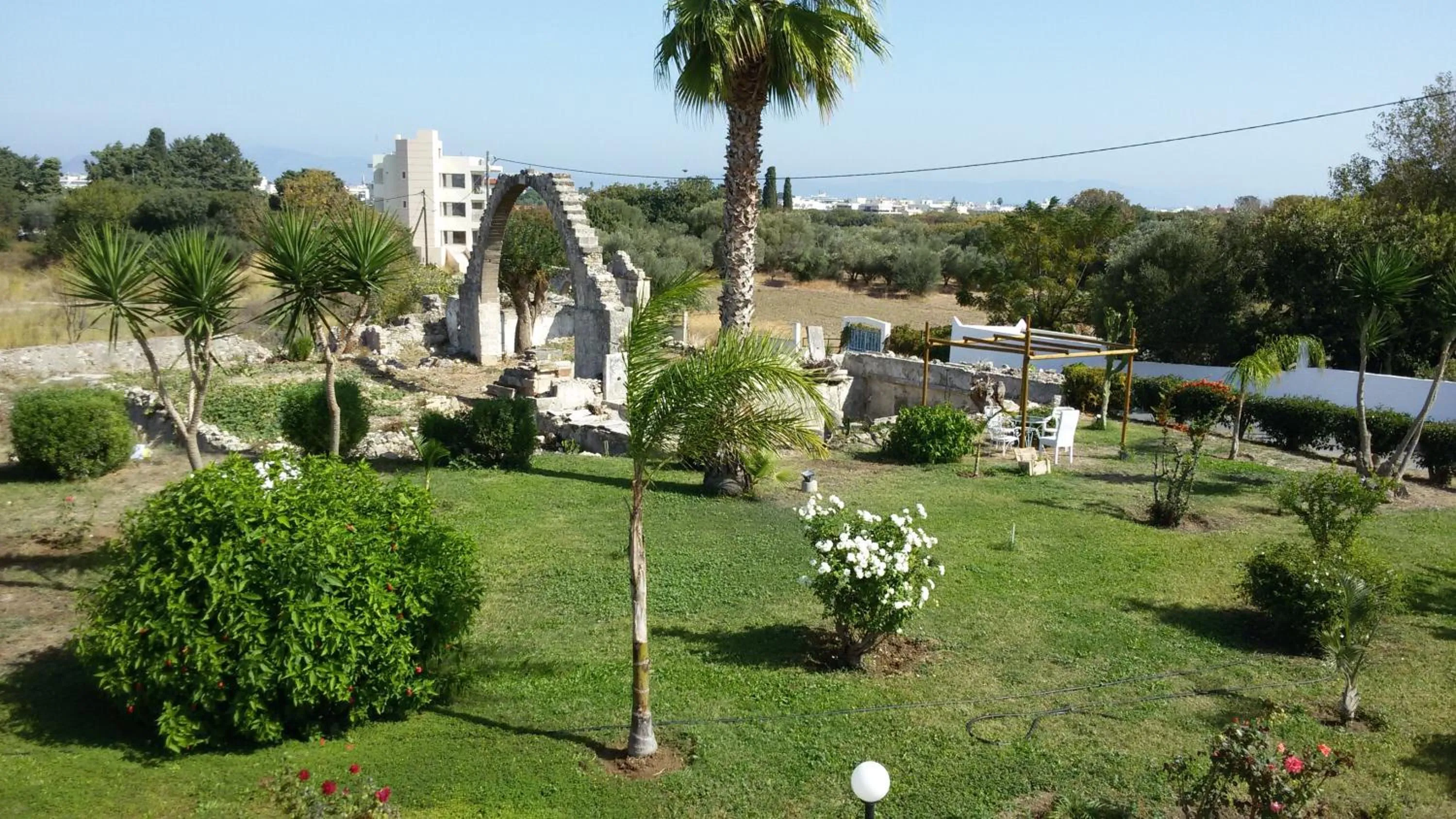 Garden in Eftihia Apartments