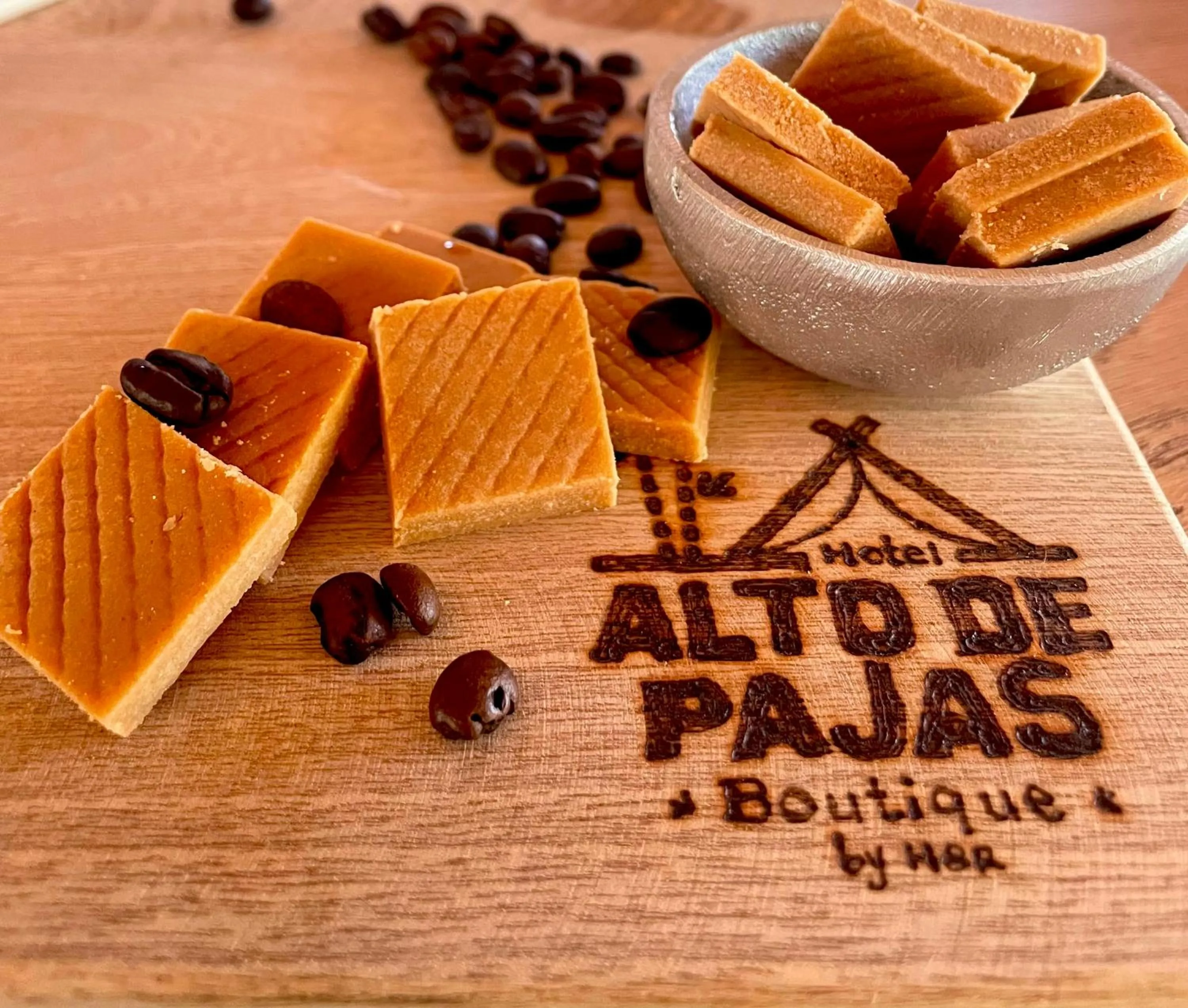 Restaurant/places to eat in Hotel Alto de Pajas Boutique by H&R