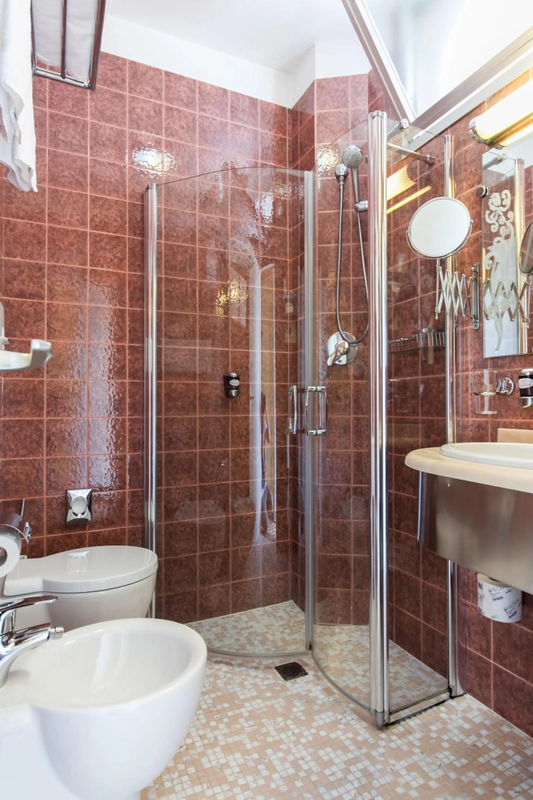 Shower in Hotel Flamingo